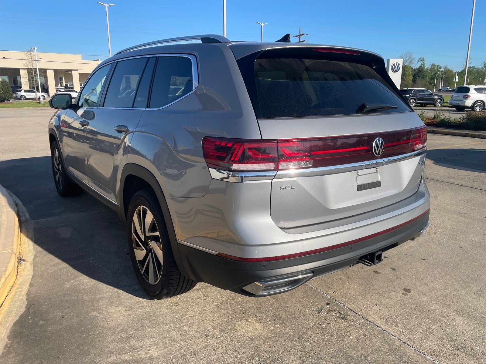 2025 Volkswagen Atlas 2.0T SEL