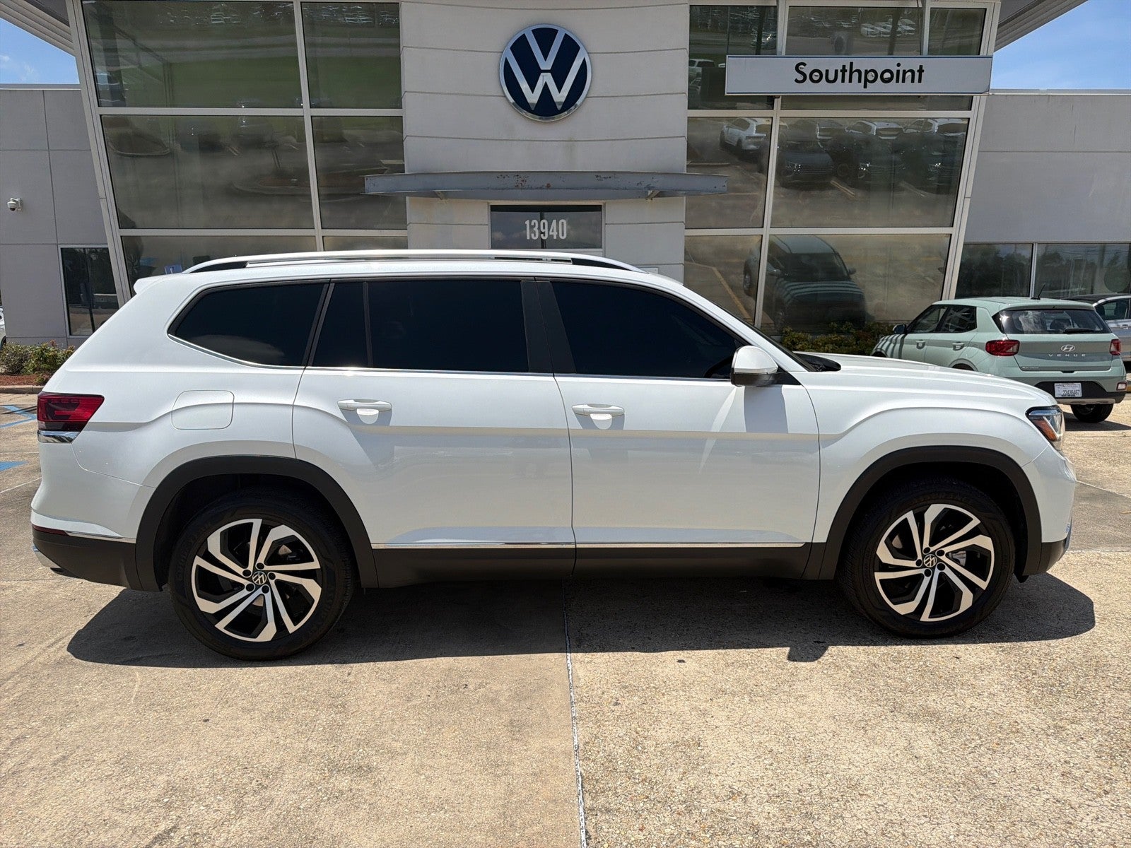 2023 Volkswagen Atlas 3.6L V6 SEL