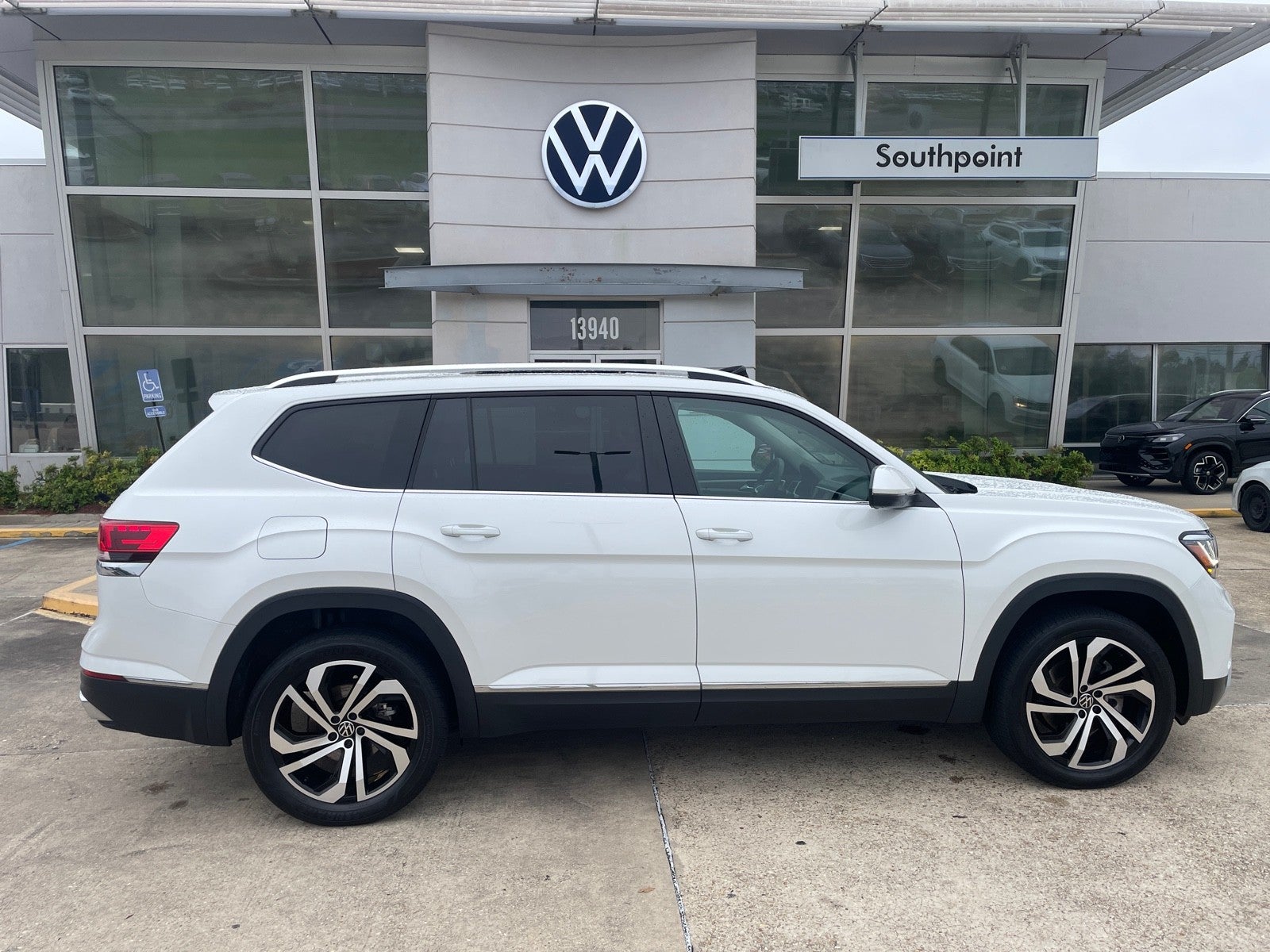 2023 Volkswagen Atlas 3.6L V6 SEL
