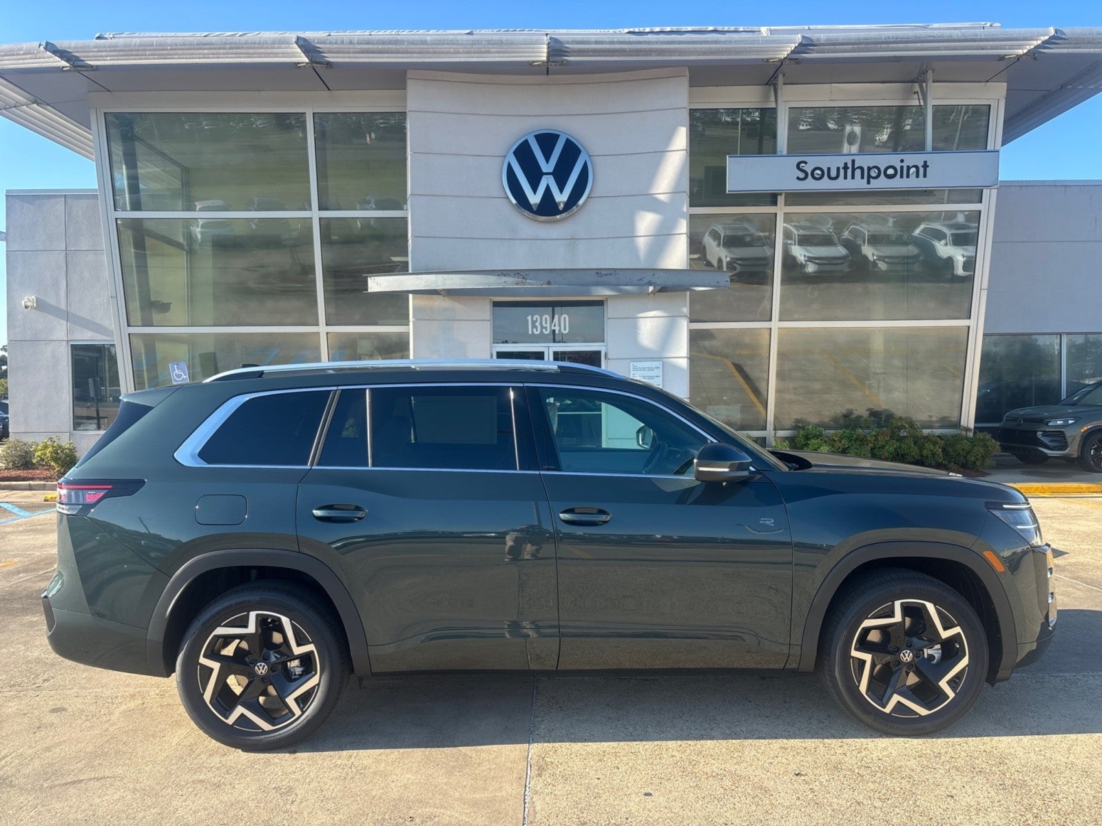 2027 Volkswagen Atlas SEL R-Line