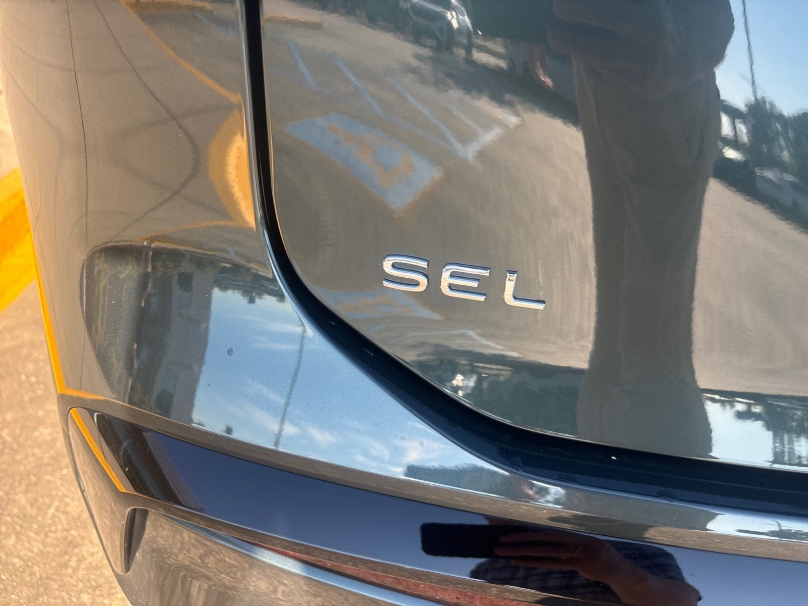 2027 Volkswagen Atlas SEL R-Line