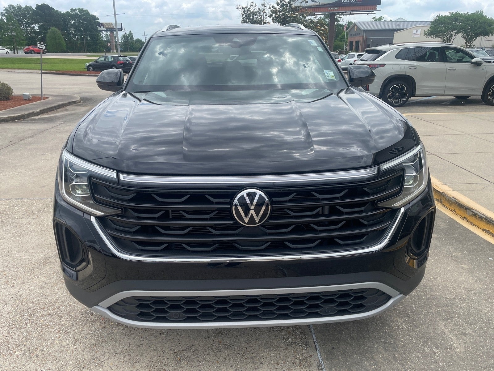 2026 Volkswagen Atlas Cross Sport 2.0T SE