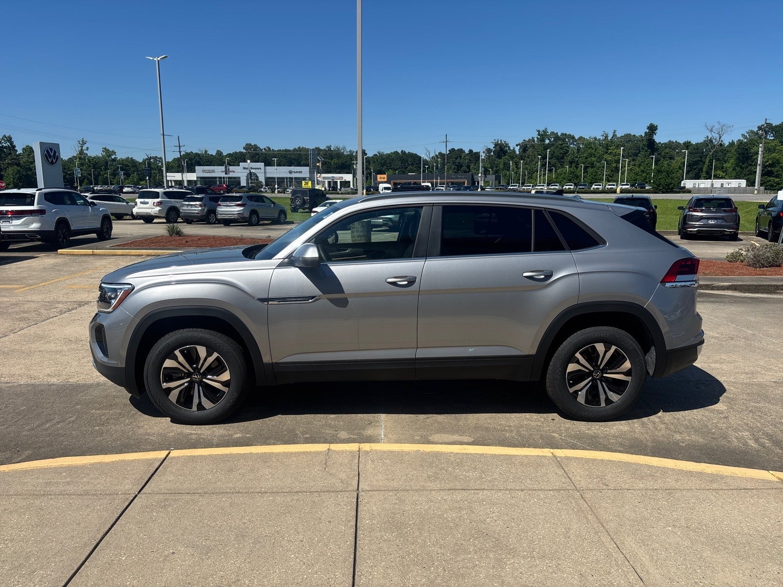 2026 Volkswagen Atlas Cross Sport 2.0T SE