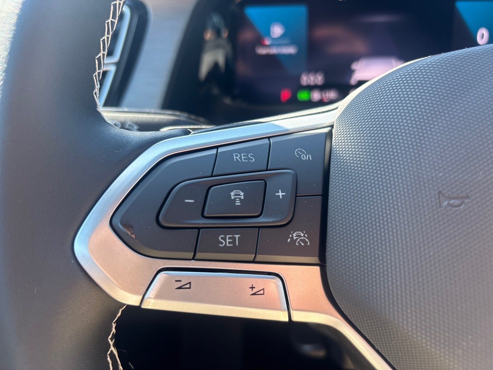 2026 Volkswagen Atlas Cross Sport 2.0T SE