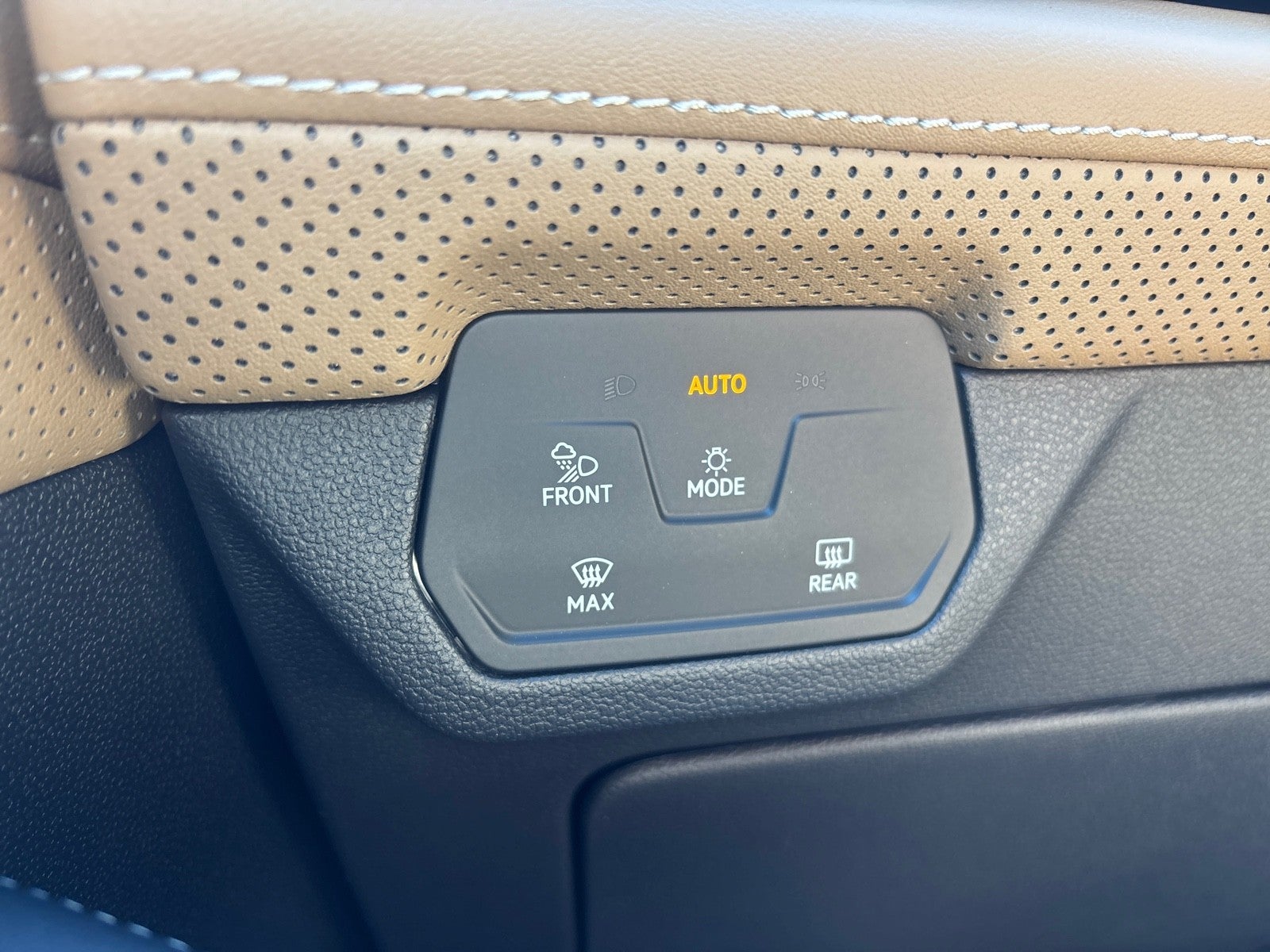 2026 Volkswagen Atlas Cross Sport 2.0T SE