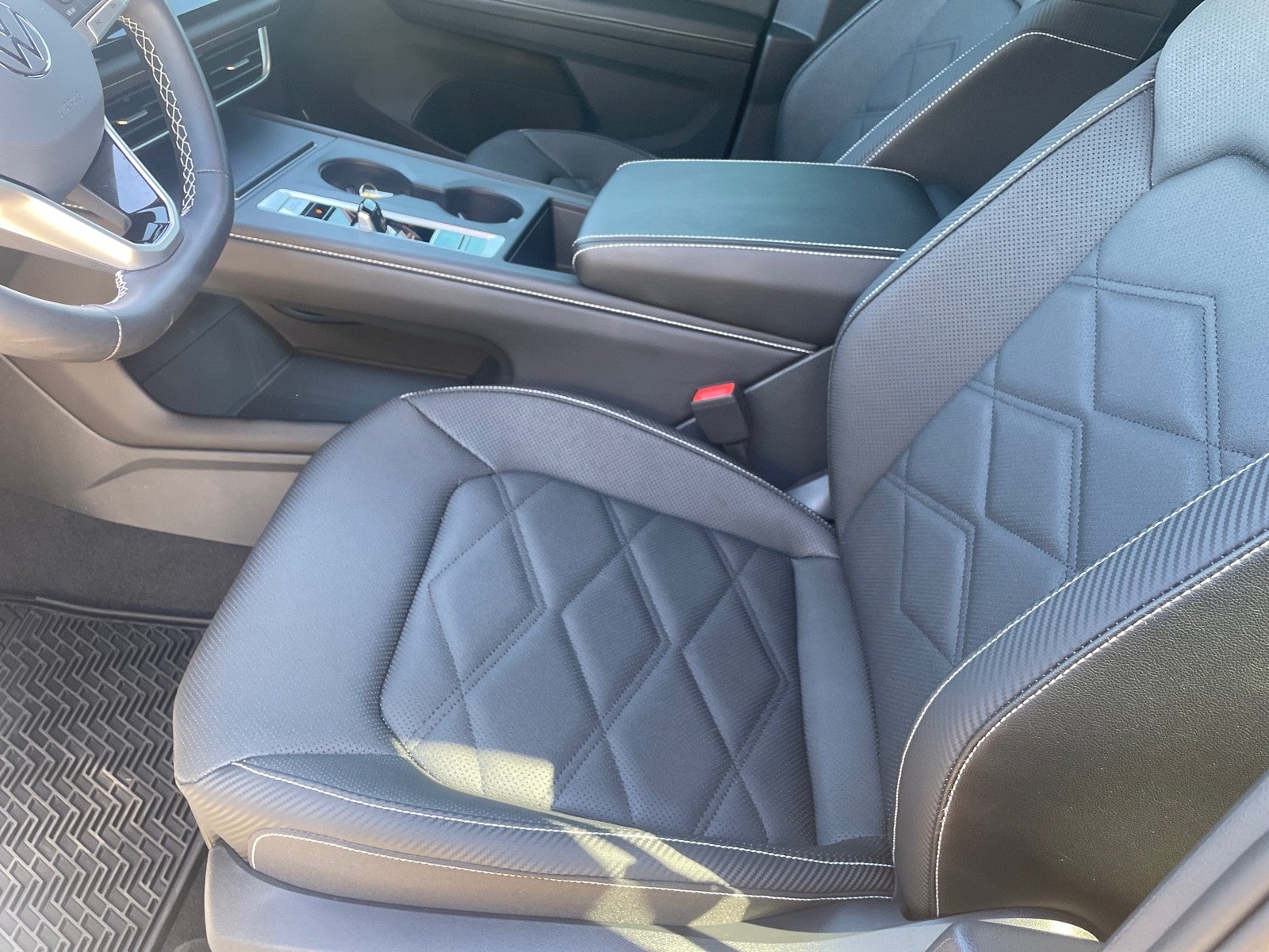 2025 Volkswagen Atlas Cross Sport 2.0T SE