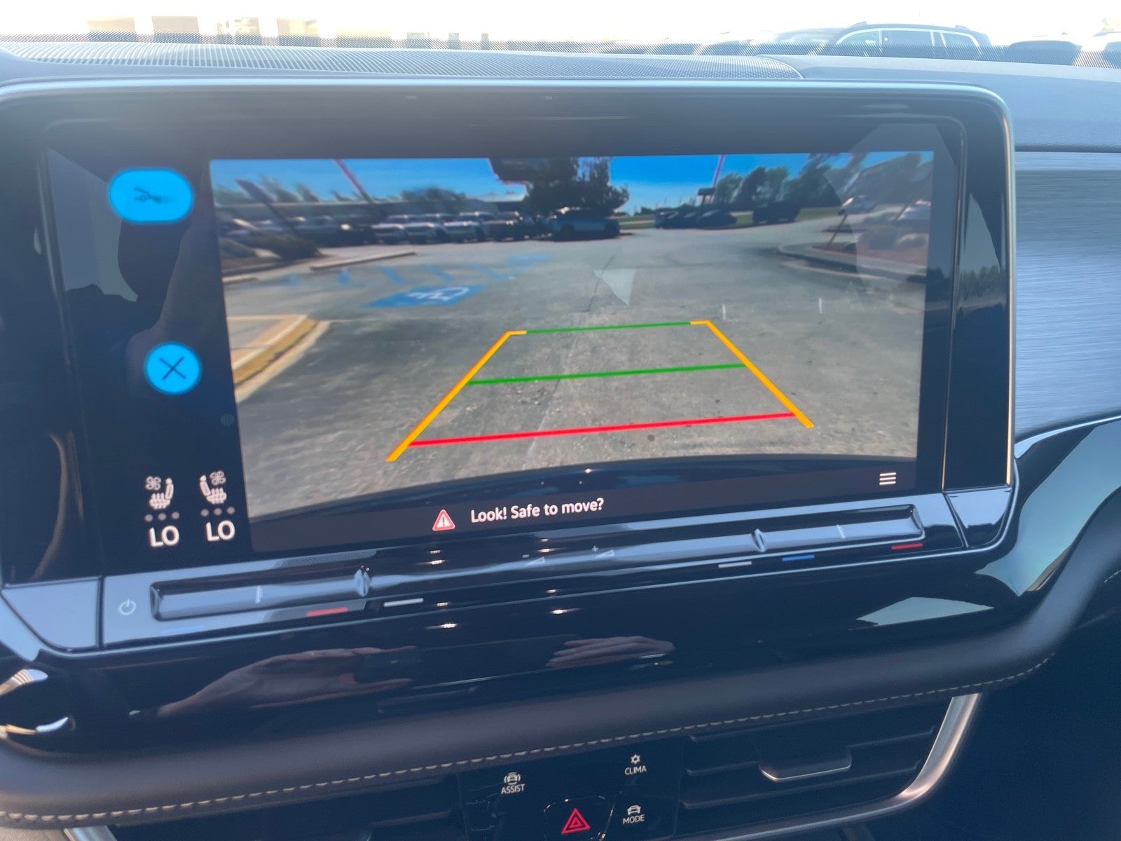 2025 Volkswagen Atlas Cross Sport 2.0T SE