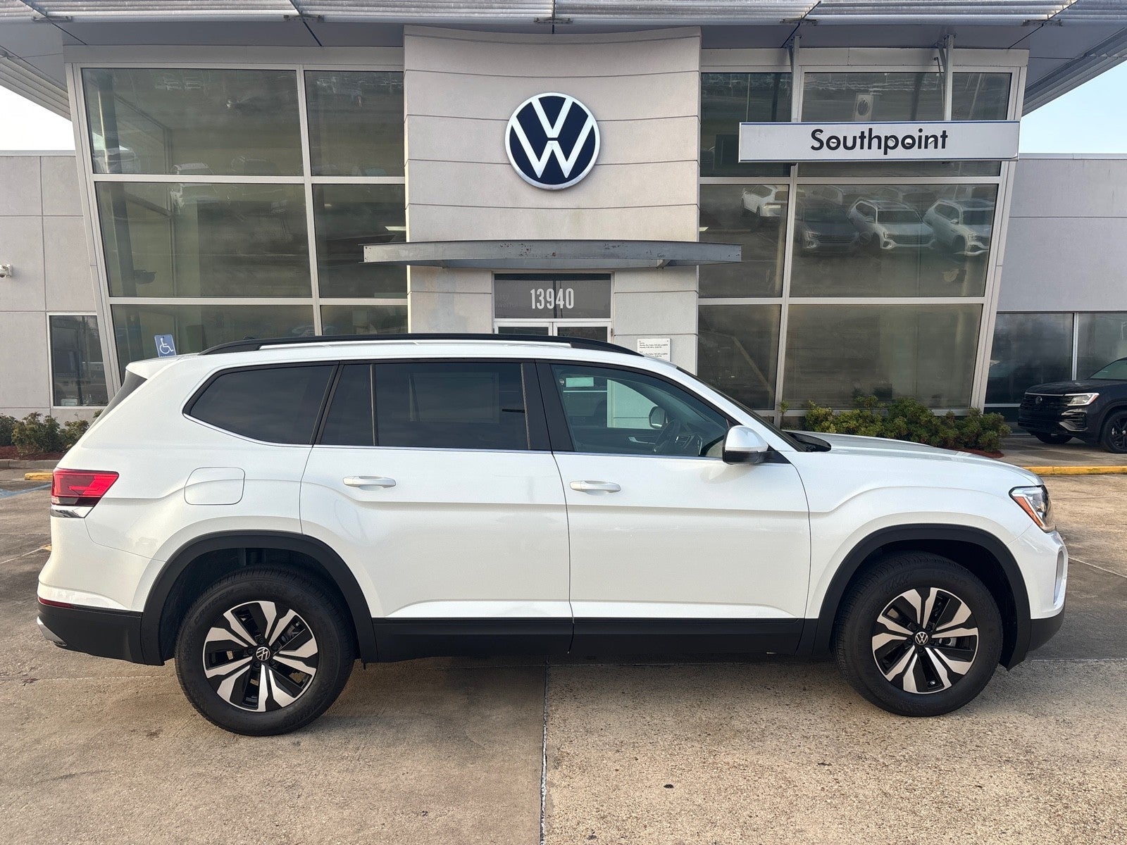 2026 Volkswagen Atlas 2.0T SE