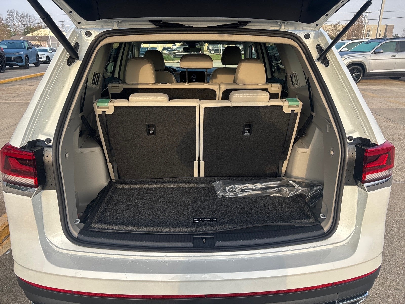 2026 Volkswagen Atlas 2.0T SE