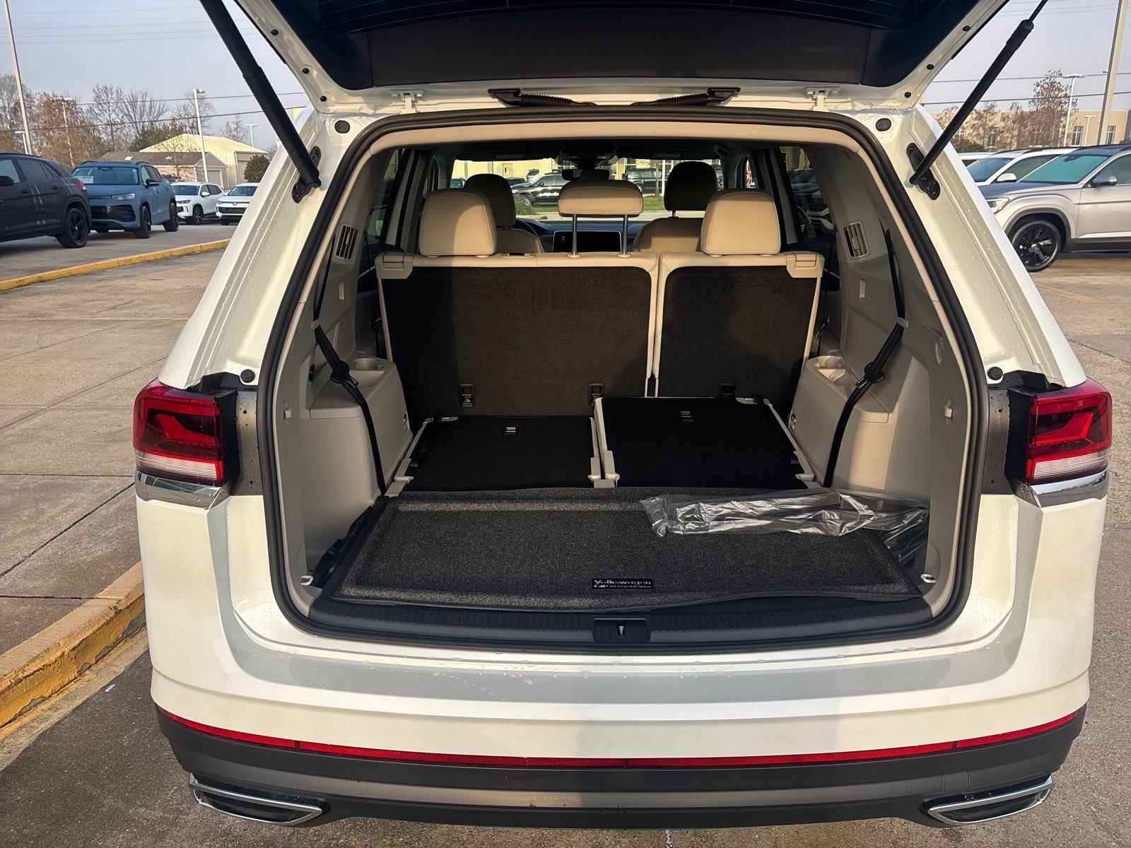 2026 Volkswagen Atlas 2.0T SE