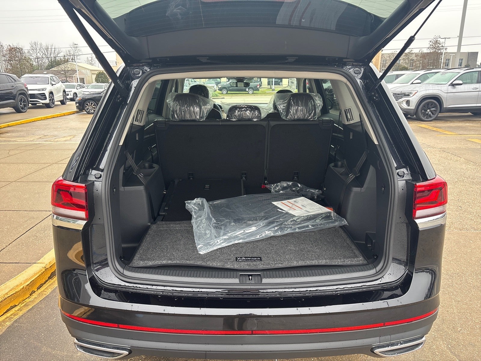 2026 Volkswagen Atlas 2.0T SE