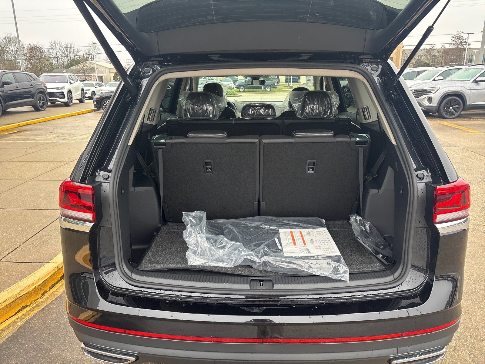 2026 Volkswagen Atlas 2.0T SE