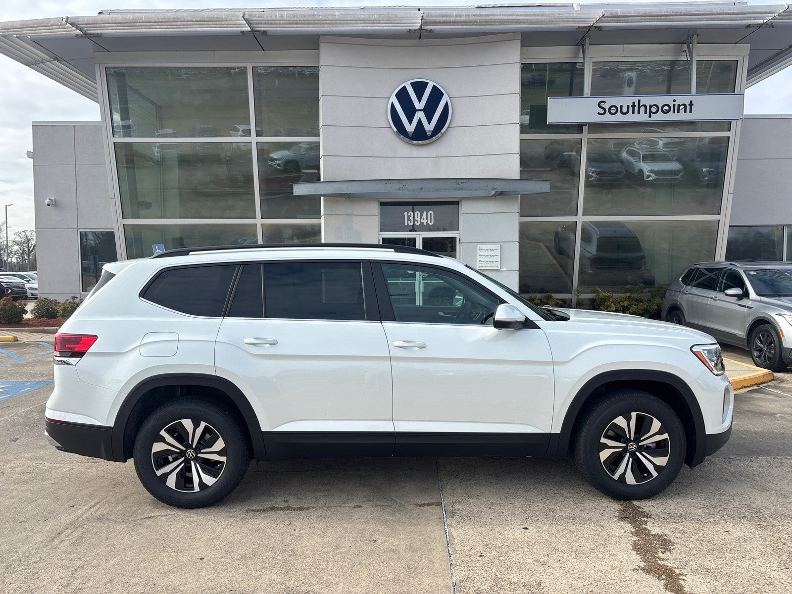 2026 Volkswagen Atlas 2.0T SE