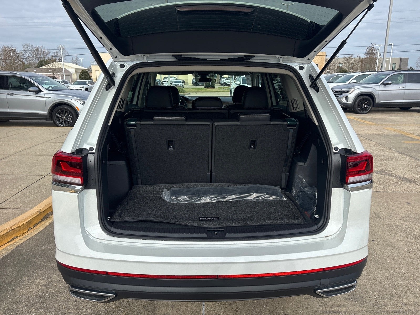 2026 Volkswagen Atlas 2.0T SE