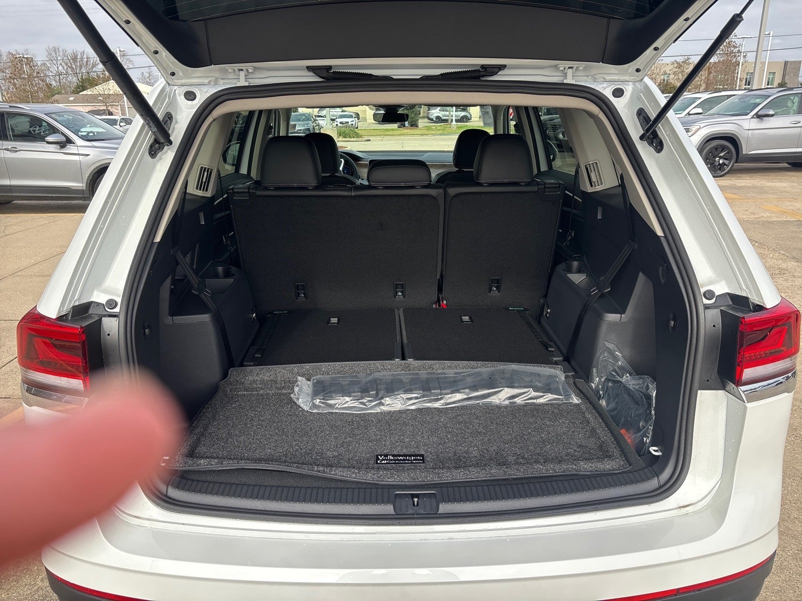 2026 Volkswagen Atlas 2.0T SE