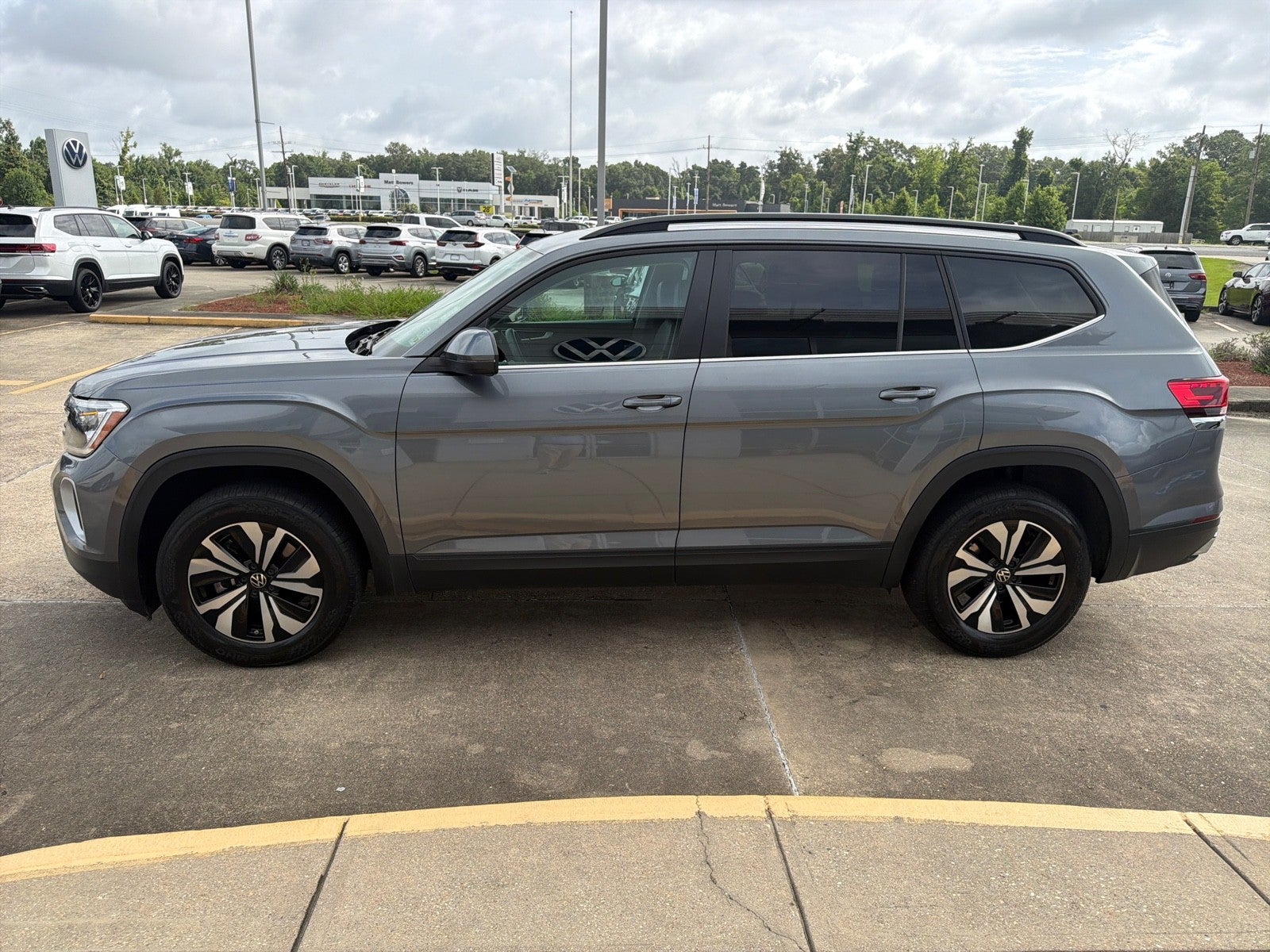 2024 Volkswagen Atlas 2.0T SE