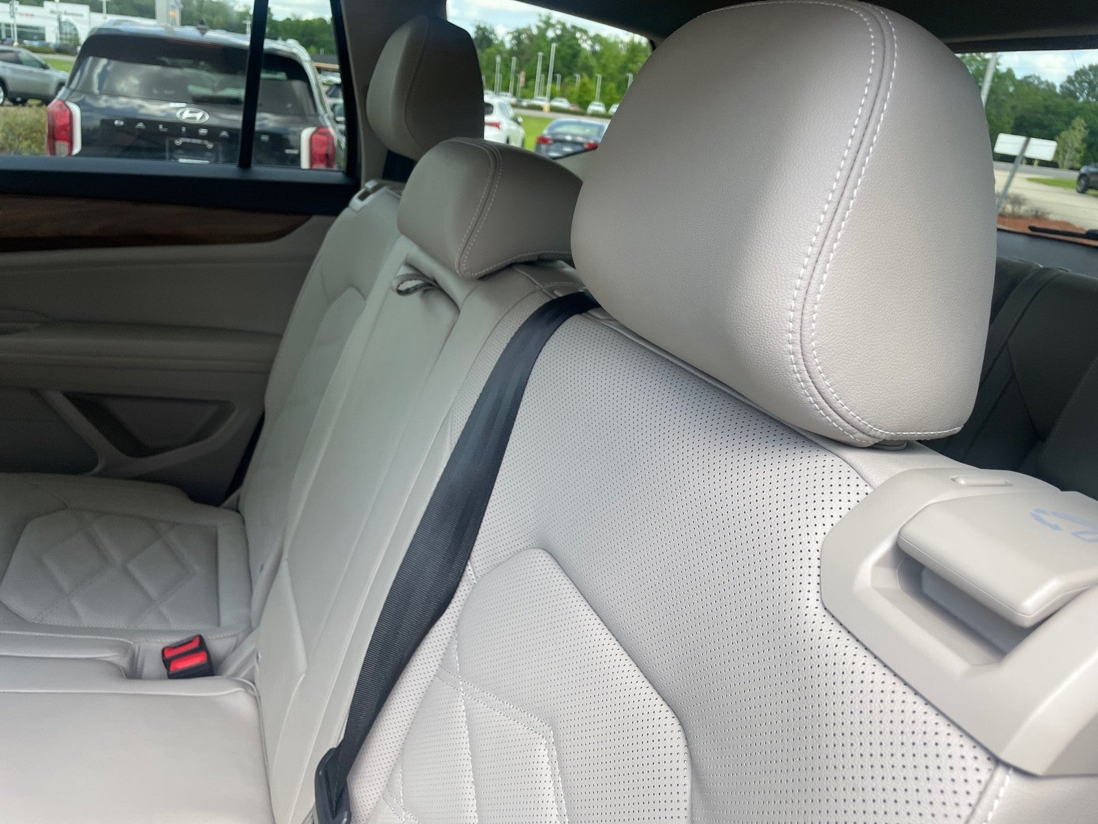 2024 Volkswagen Atlas 2.0T SE