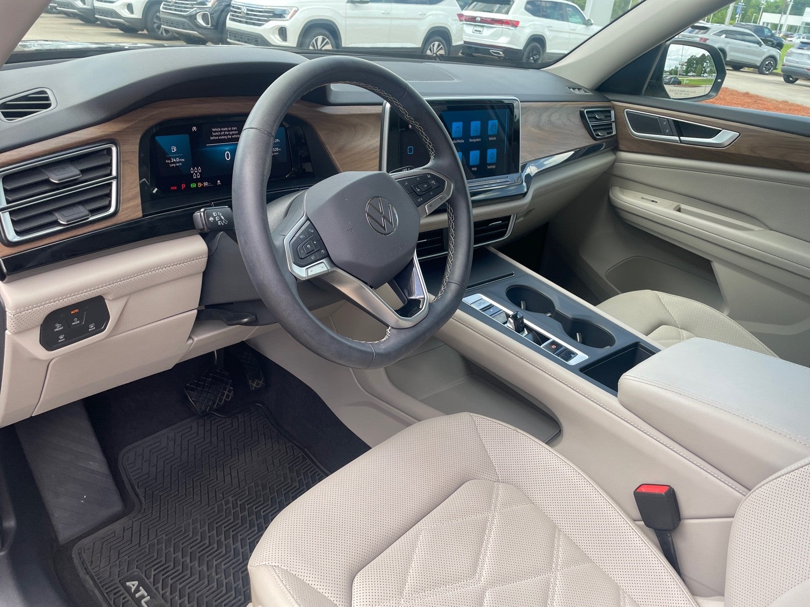 2024 Volkswagen Atlas 2.0T SE