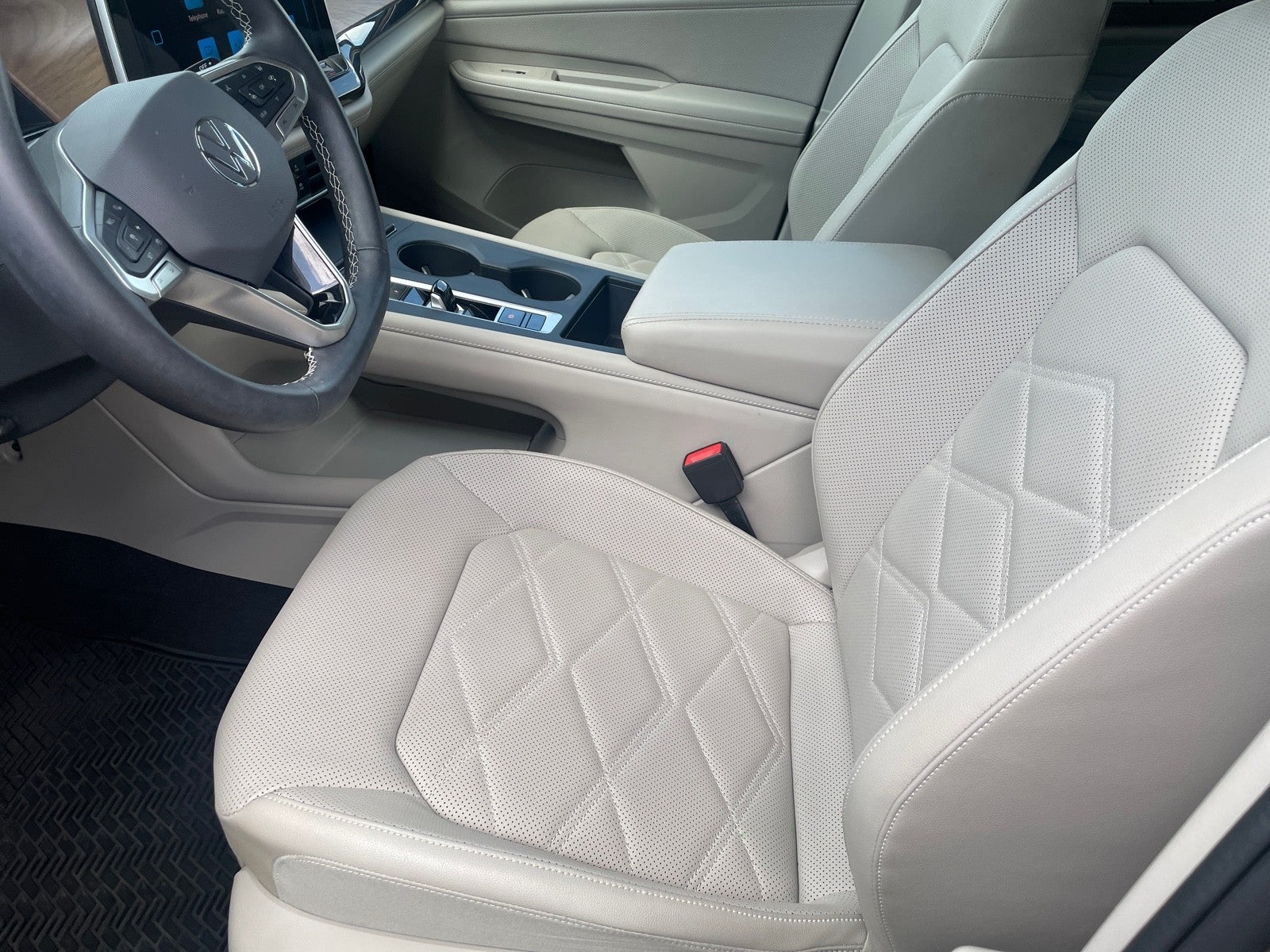 2024 Volkswagen Atlas 2.0T SE