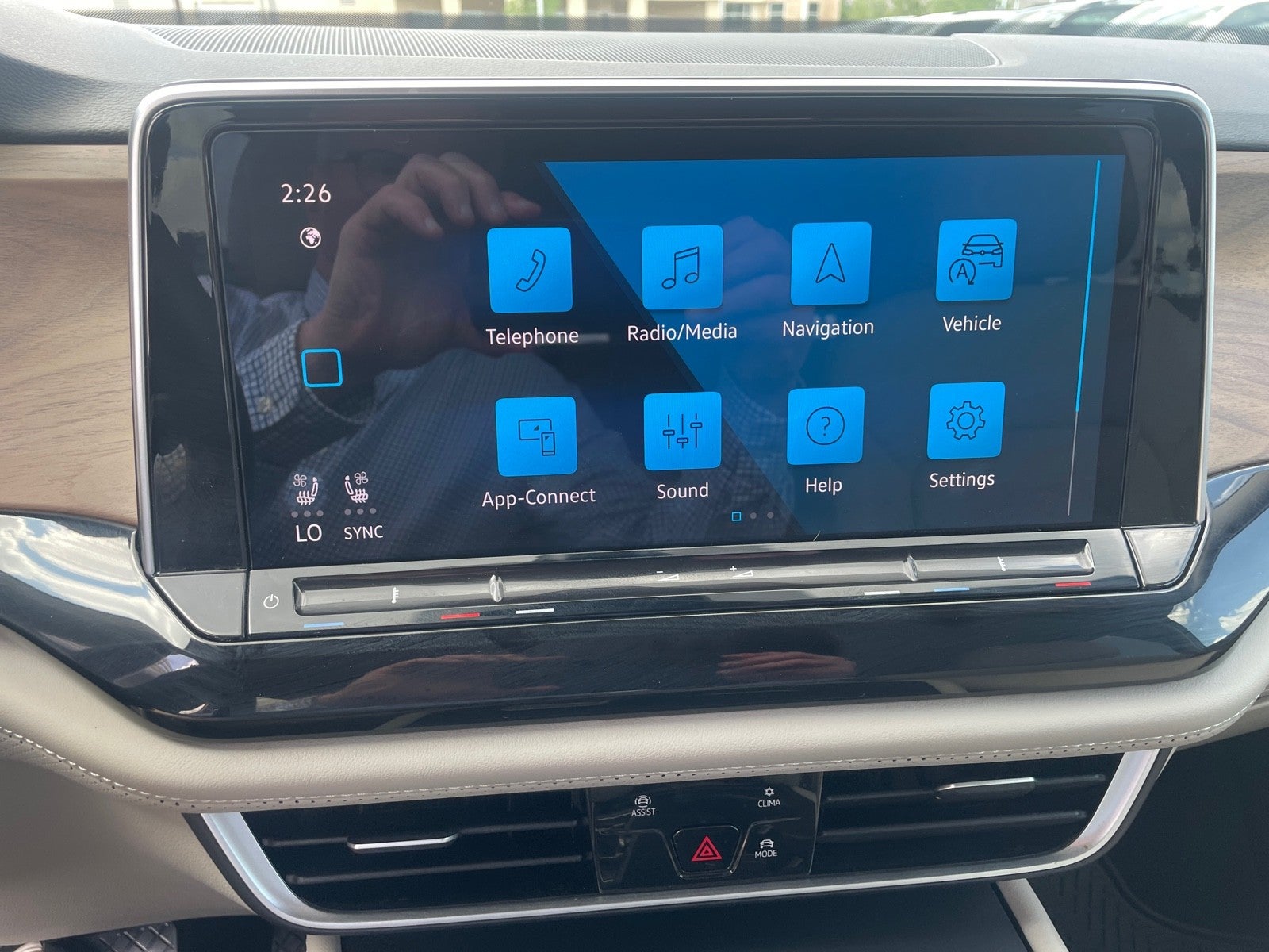 2024 Volkswagen Atlas 2.0T SE