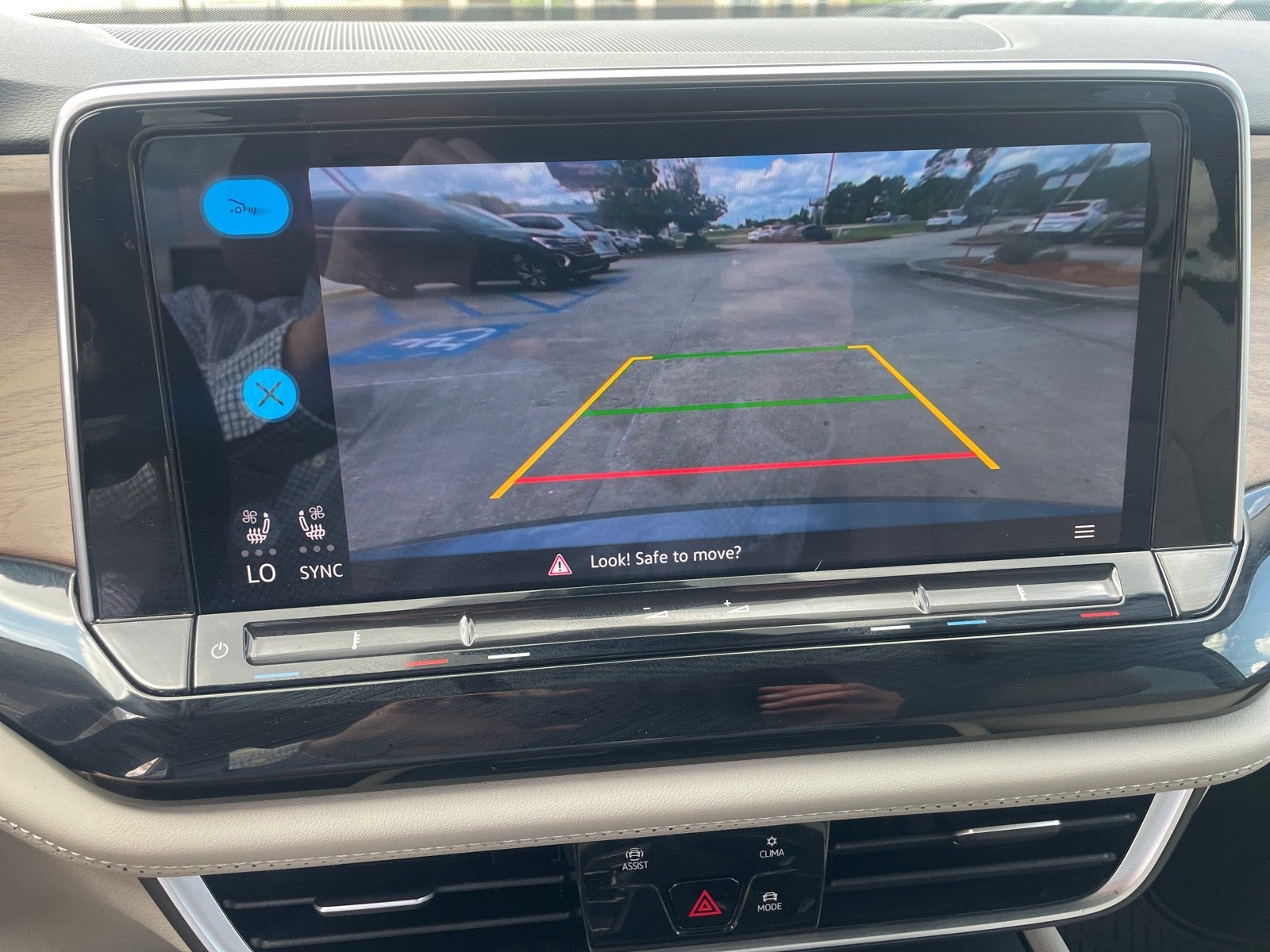 2024 Volkswagen Atlas 2.0T SE