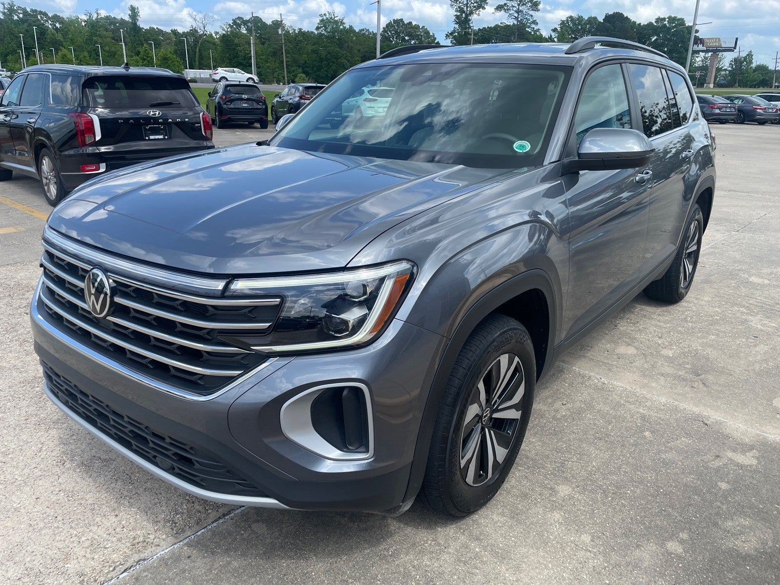 2024 Volkswagen Atlas 2.0T SE