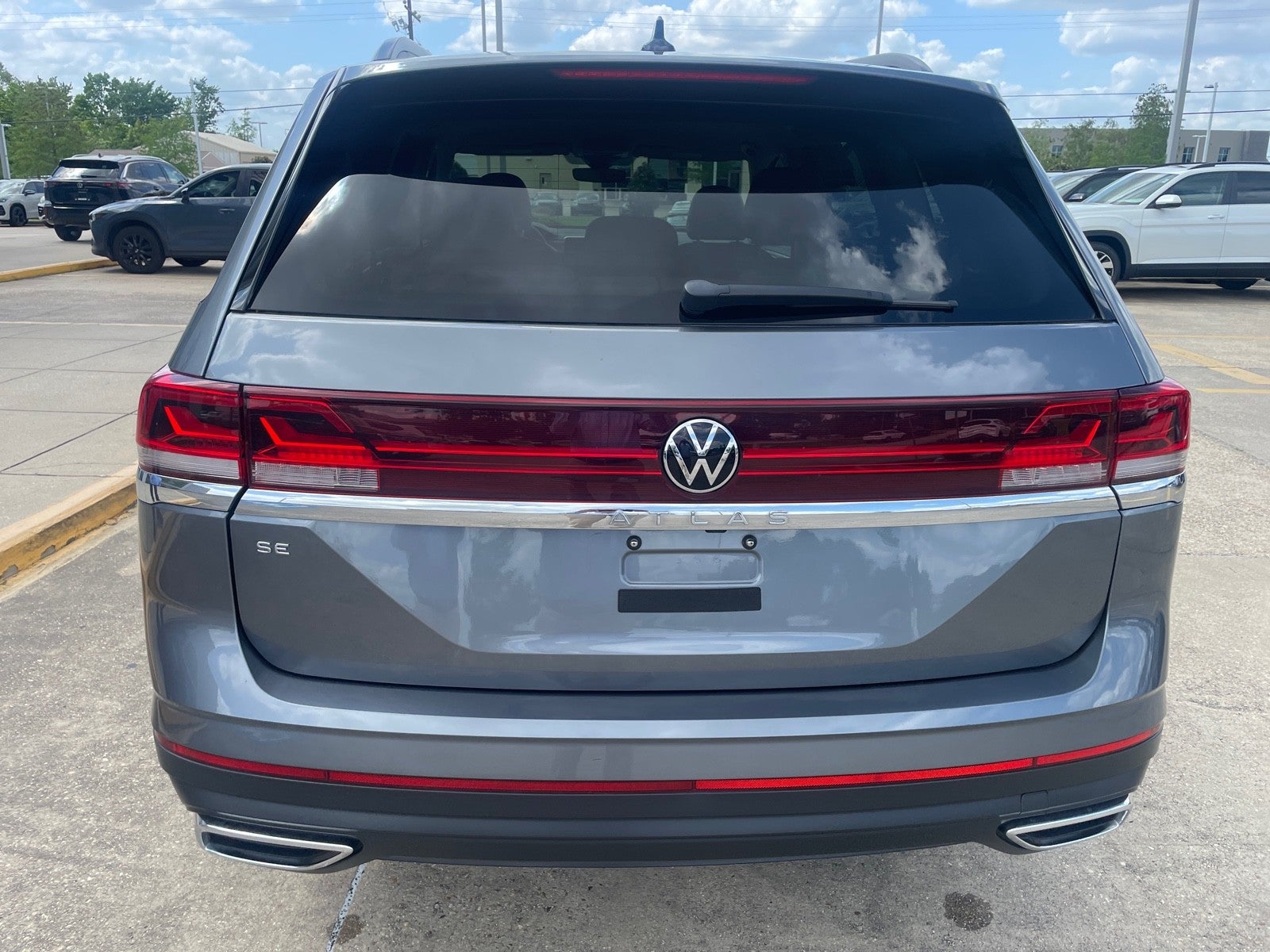 2024 Volkswagen Atlas 2.0T SE