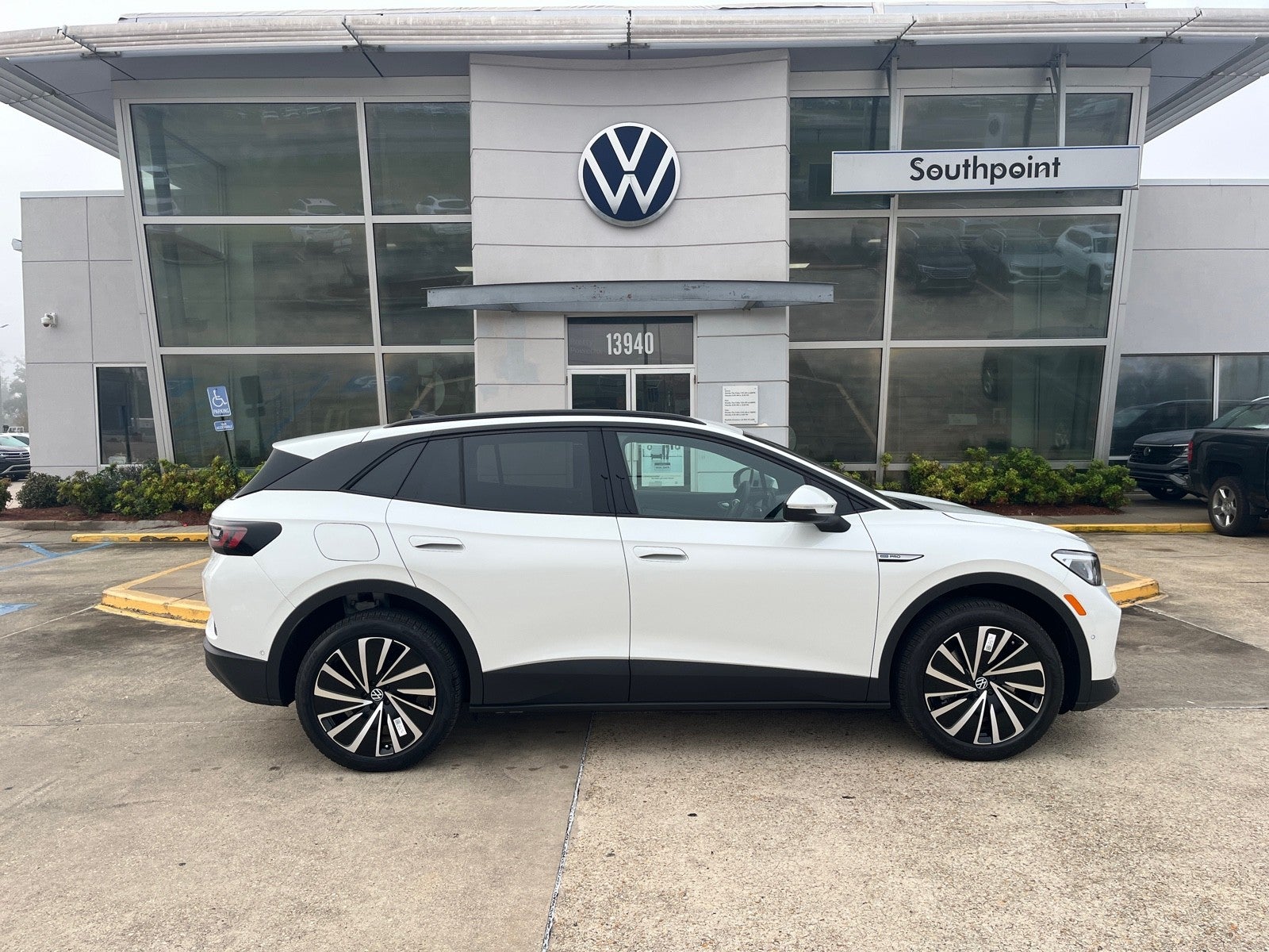 2025 Volkswagen ID.4 Pro