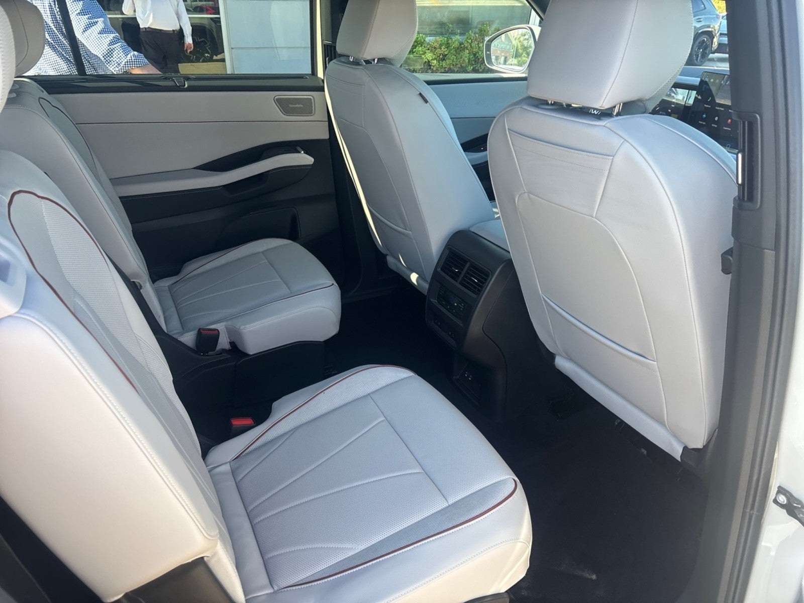 2027 Volkswagen Atlas SEL Premium R-Line