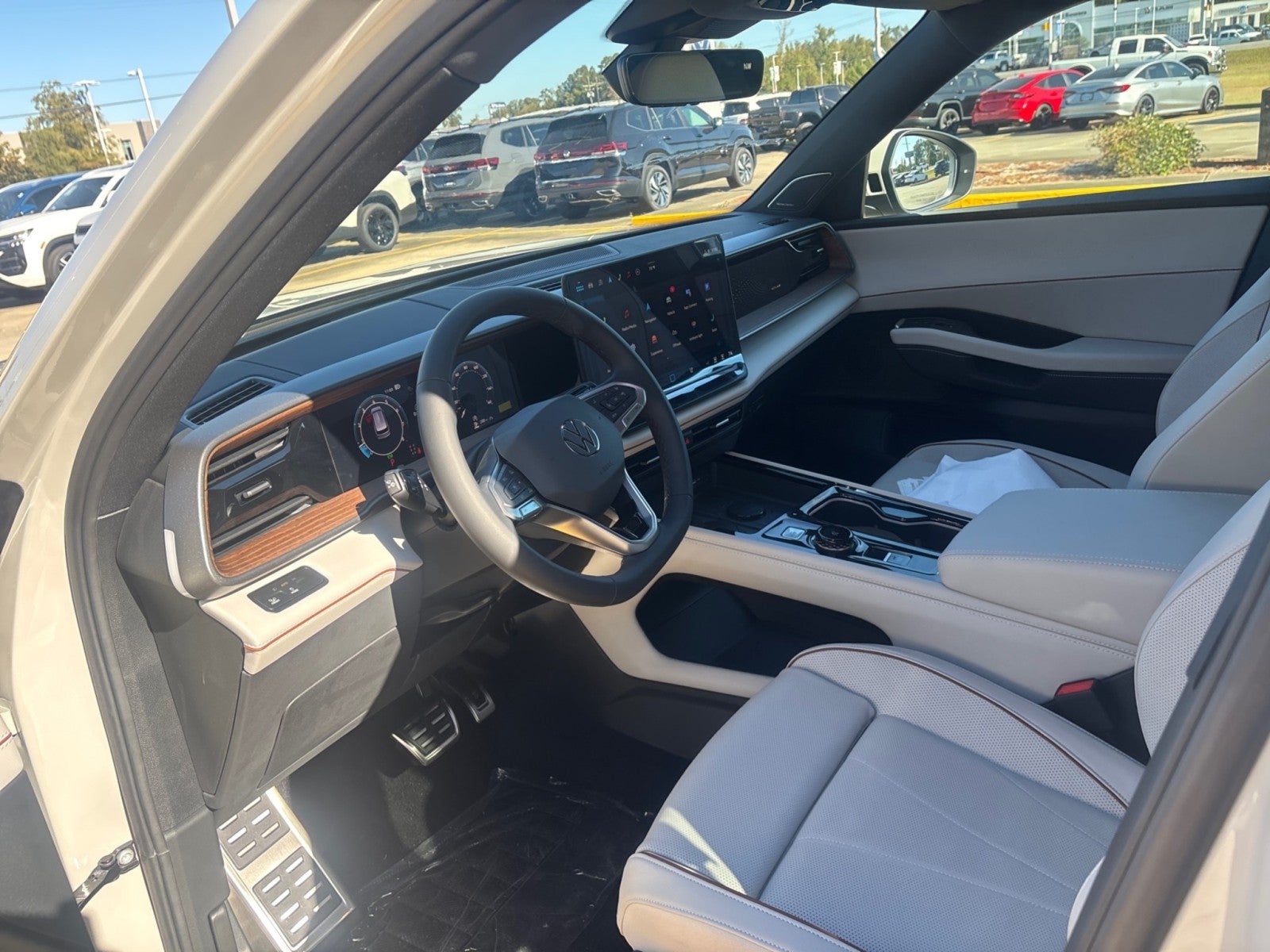 2027 Volkswagen Atlas SEL Premium R-Line