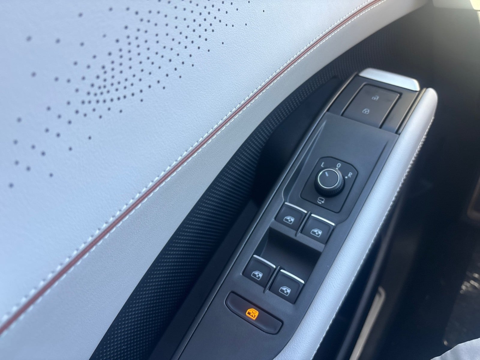 2027 Volkswagen Atlas SEL Premium R-Line