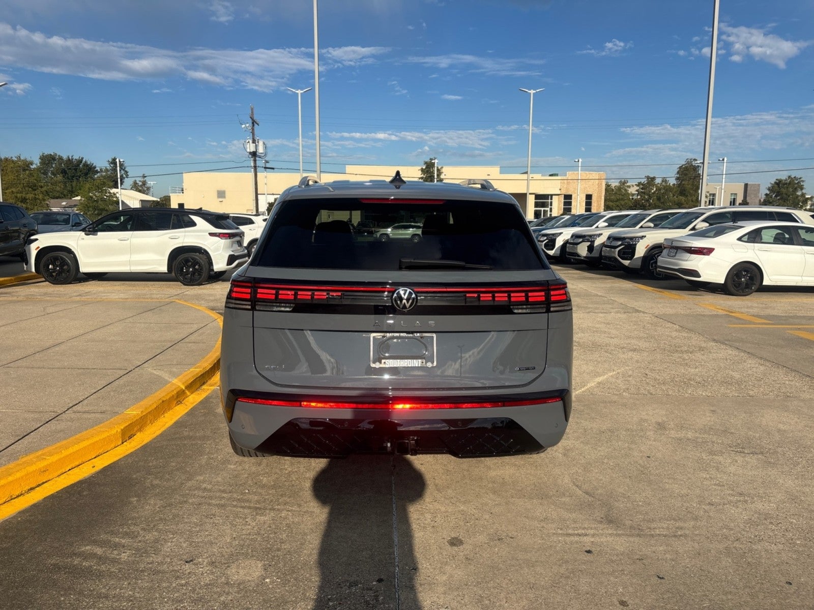 2027 Volkswagen Atlas SEL Premium R-Line