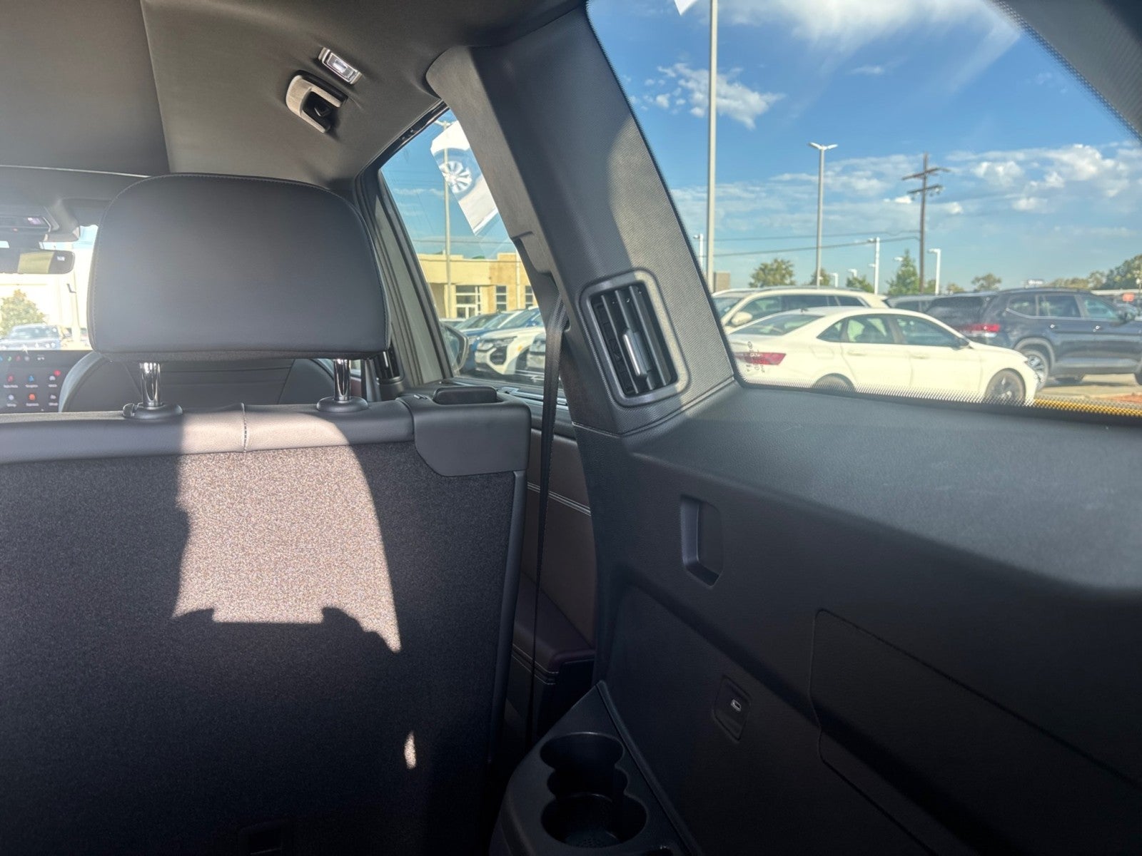 2027 Volkswagen Atlas SEL Premium R-Line