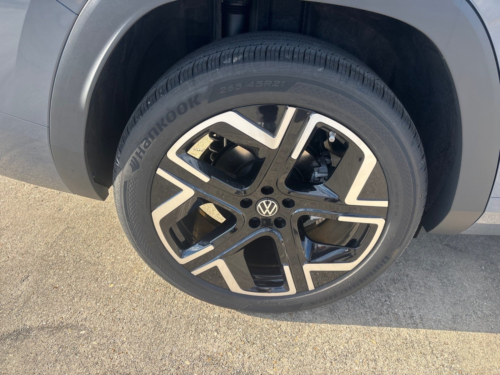 2027 Volkswagen Atlas SEL Premium R-Line
