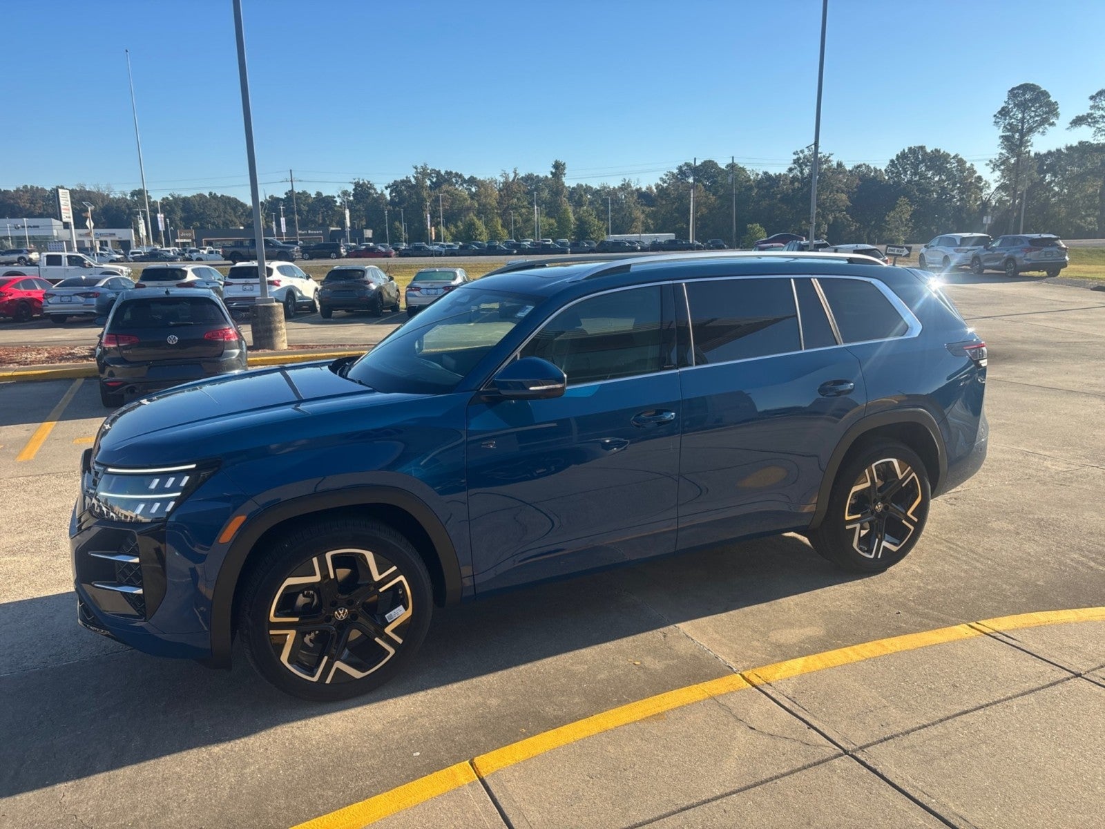 2027 Volkswagen Atlas SEL Premium R-Line
