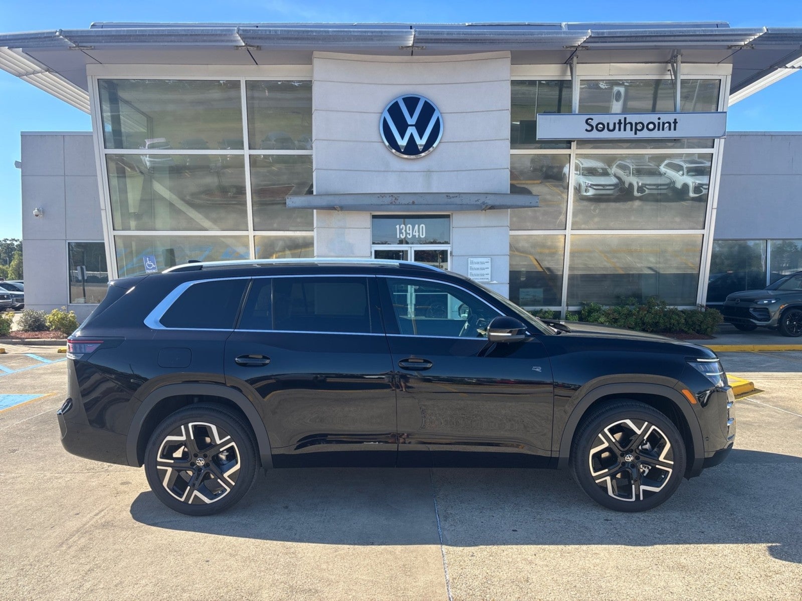 2027 Volkswagen Atlas SEL Premium R-Line