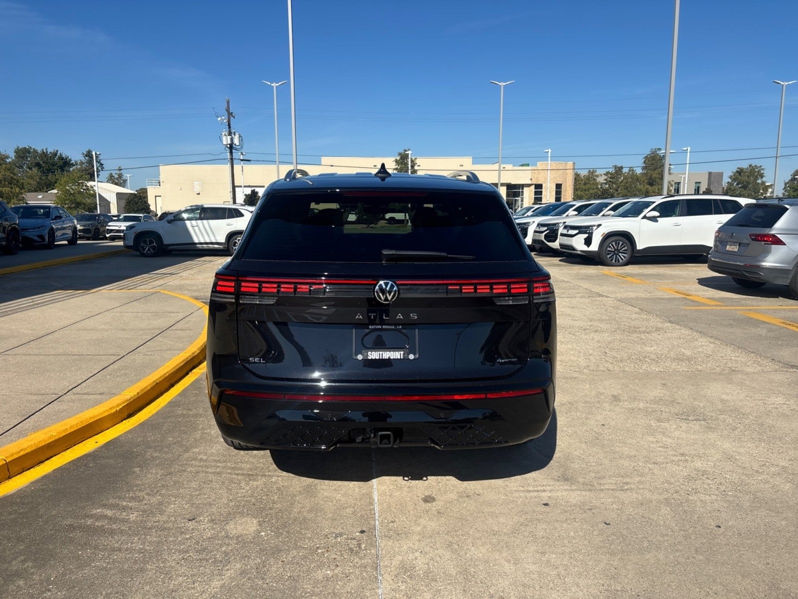 2027 Volkswagen Atlas SEL Premium R-Line