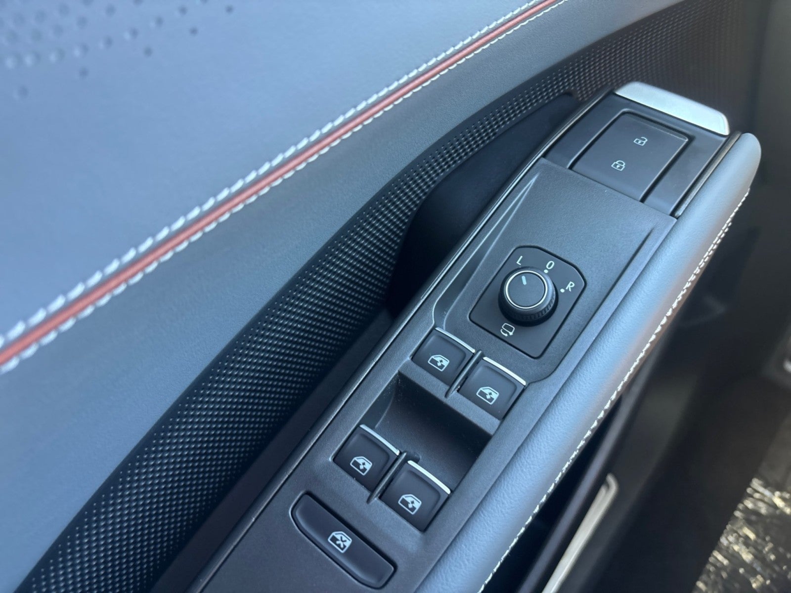2027 Volkswagen Atlas SEL Premium R-Line