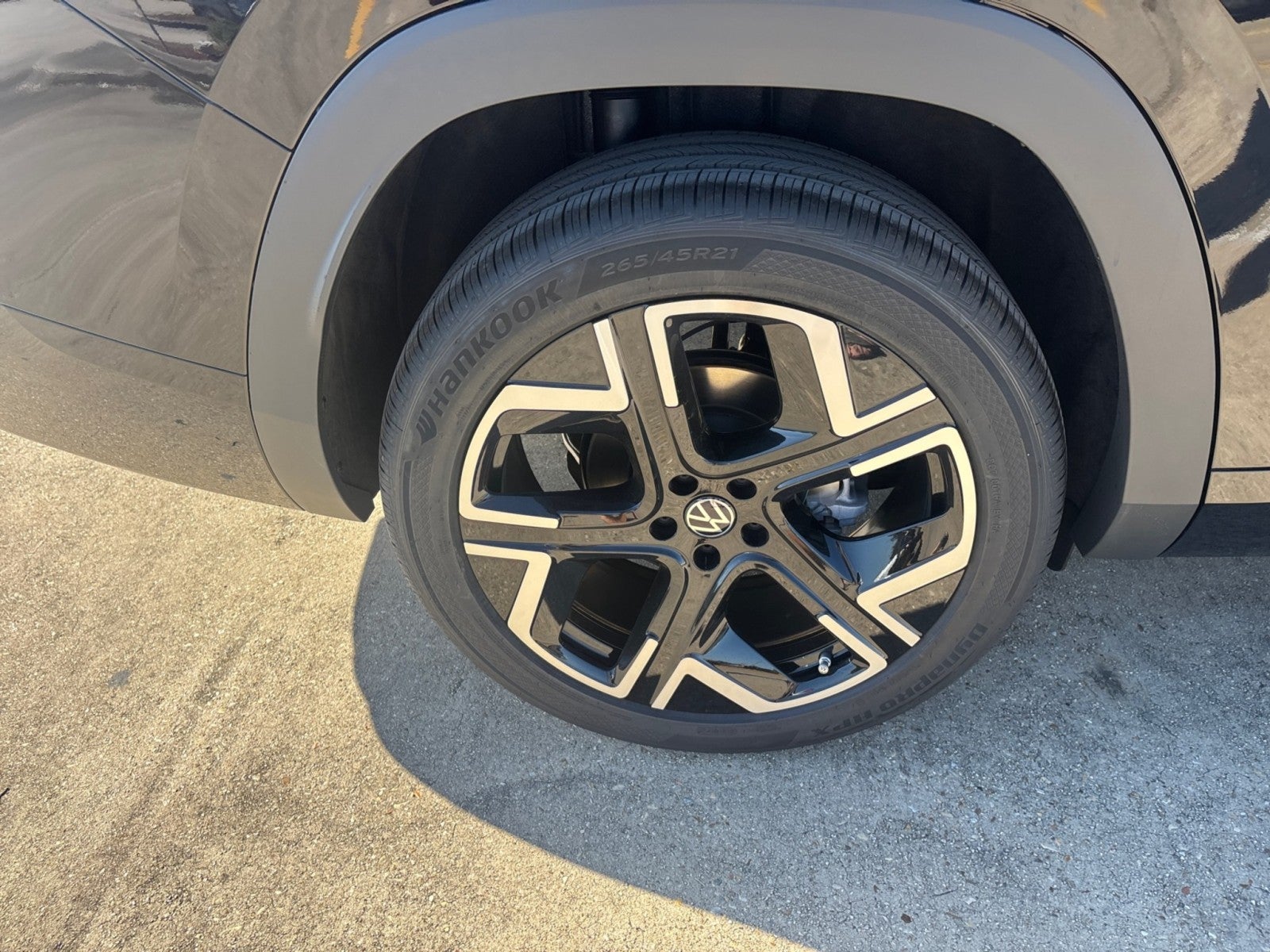 2027 Volkswagen Atlas SEL Premium R-Line