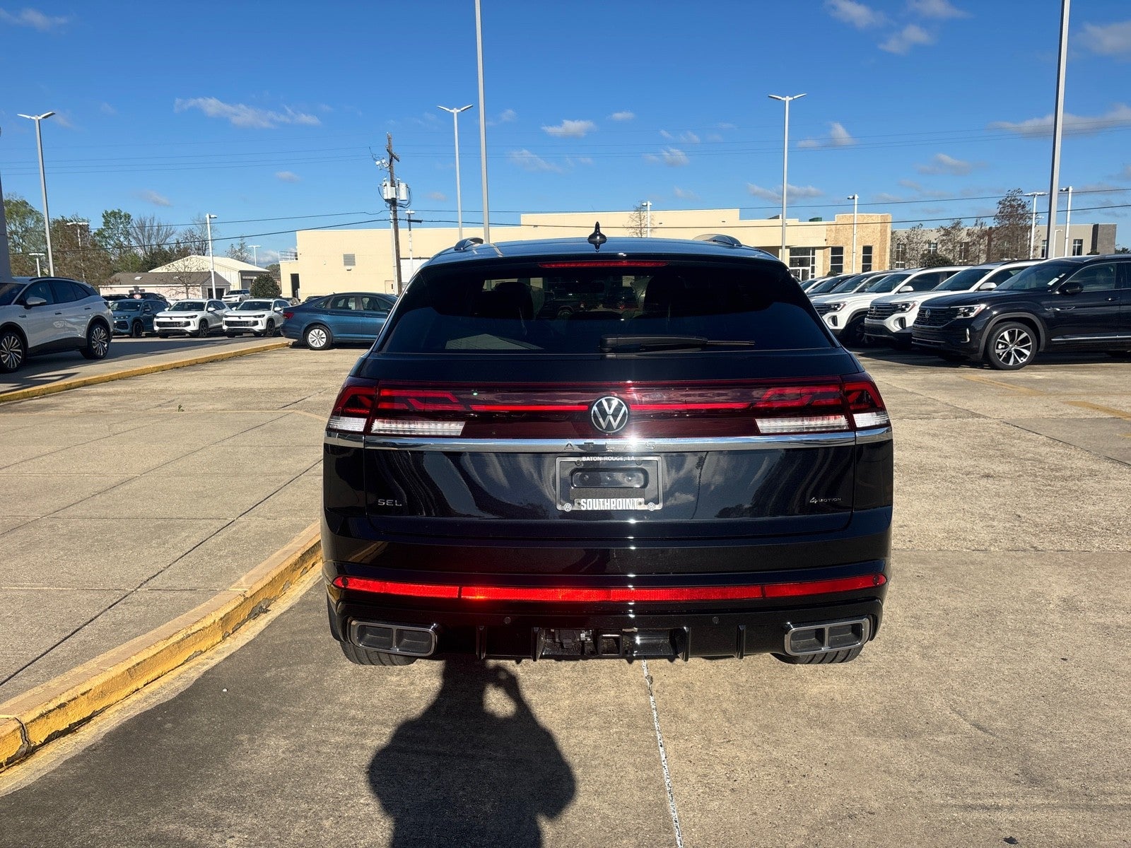 2026 Volkswagen Atlas Cross Sport 2.0T SEL Premium R-Line