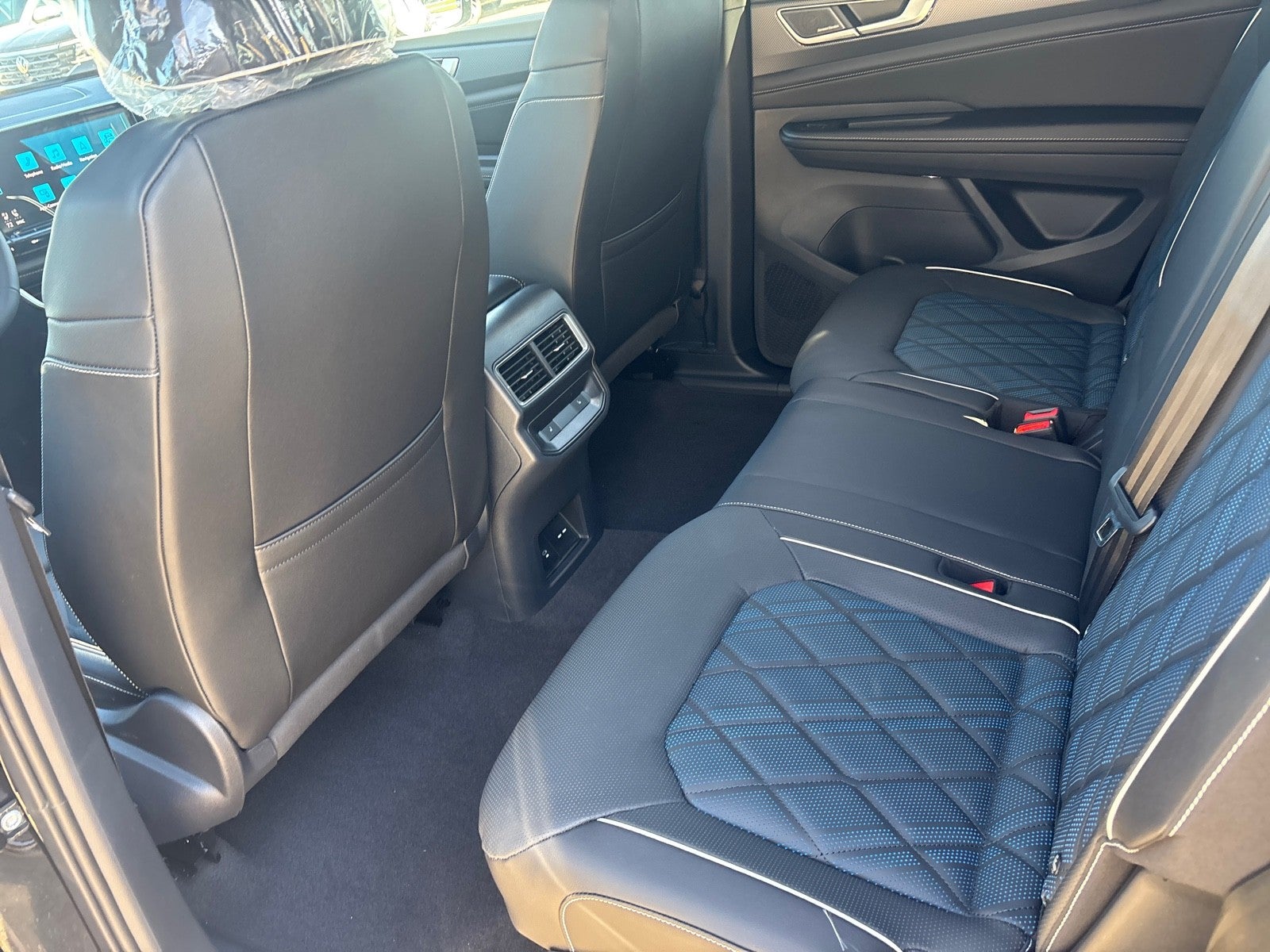 2026 Volkswagen Atlas Cross Sport 2.0T SEL Premium R-Line