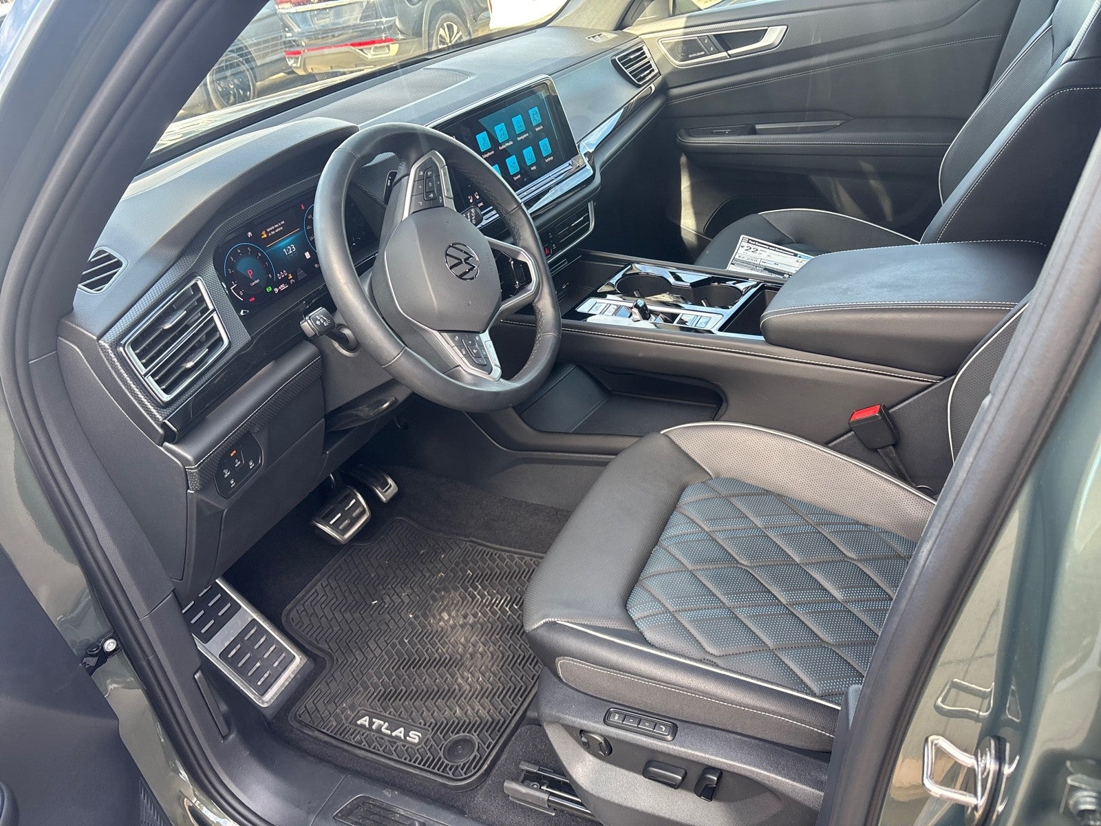 2026 Volkswagen Atlas Cross Sport 2.0T SEL Premium R-Line