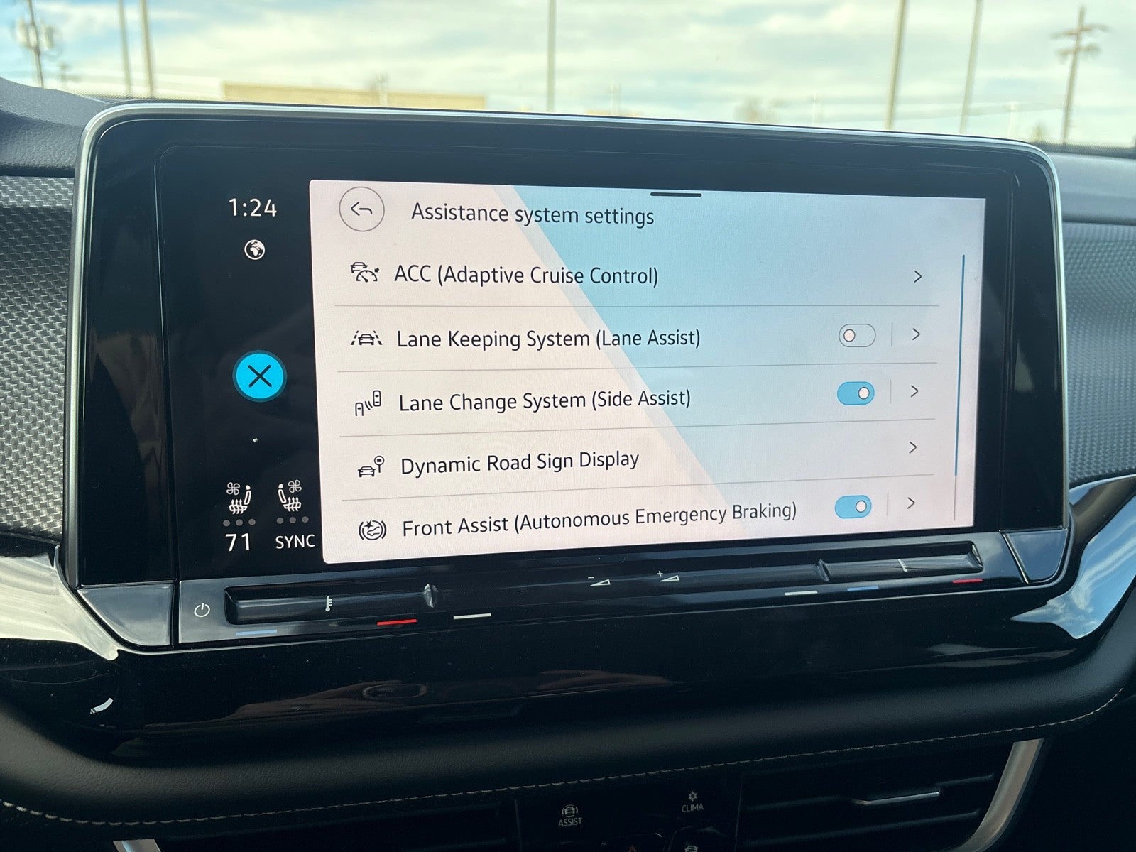 2026 Volkswagen Atlas Cross Sport 2.0T SEL Premium R-Line