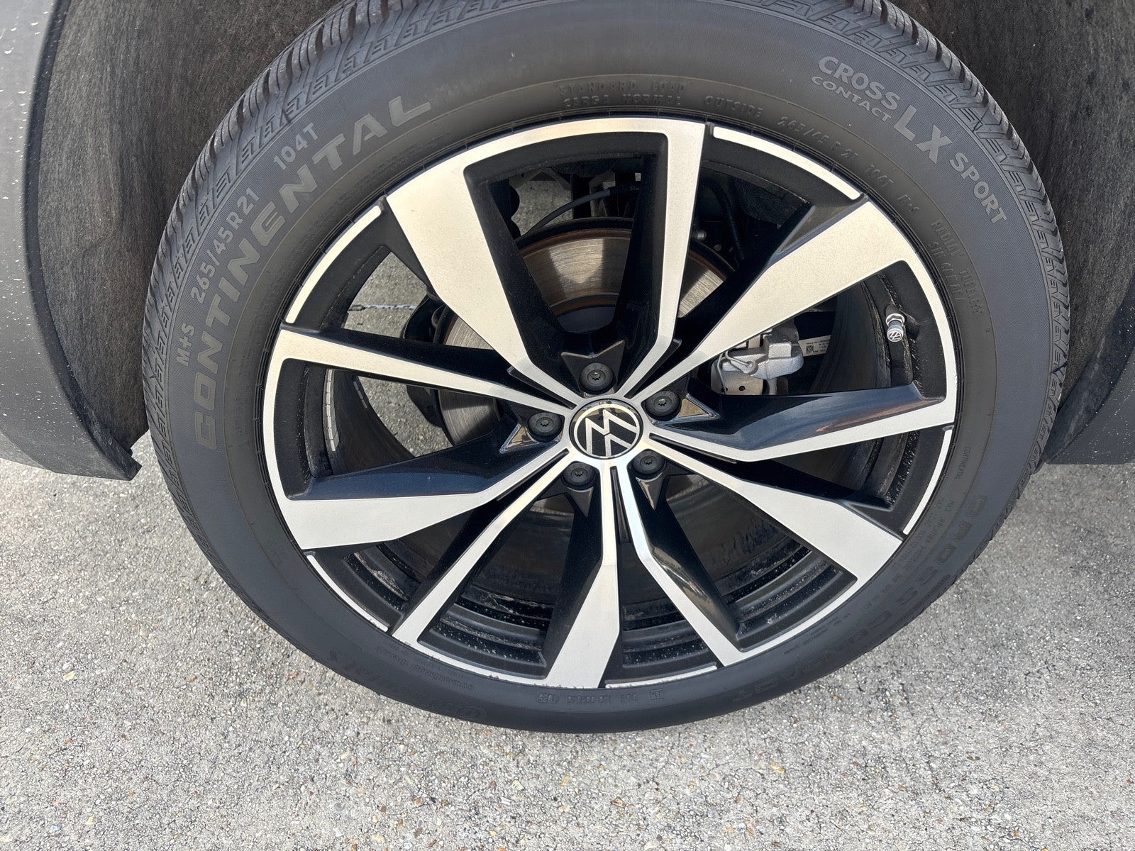 2026 Volkswagen Atlas Cross Sport 2.0T SEL Premium R-Line