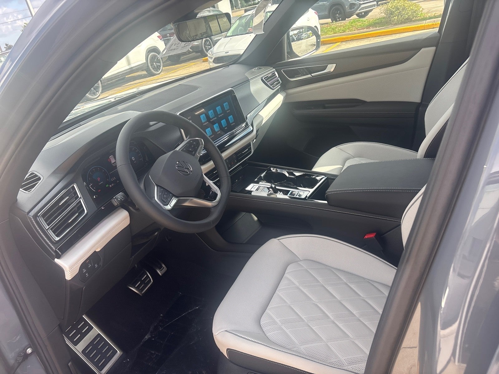 2026 Volkswagen Atlas Cross Sport 2.0T SEL Premium R-Line