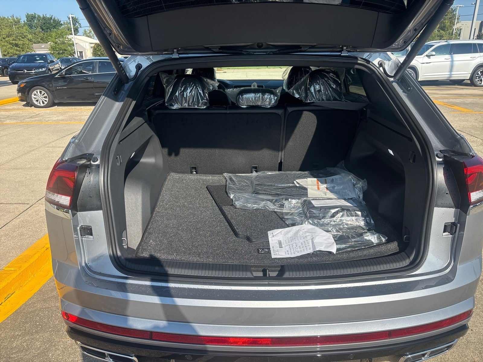 2026 Volkswagen Atlas Cross Sport 2.0T SEL Premium R-Line