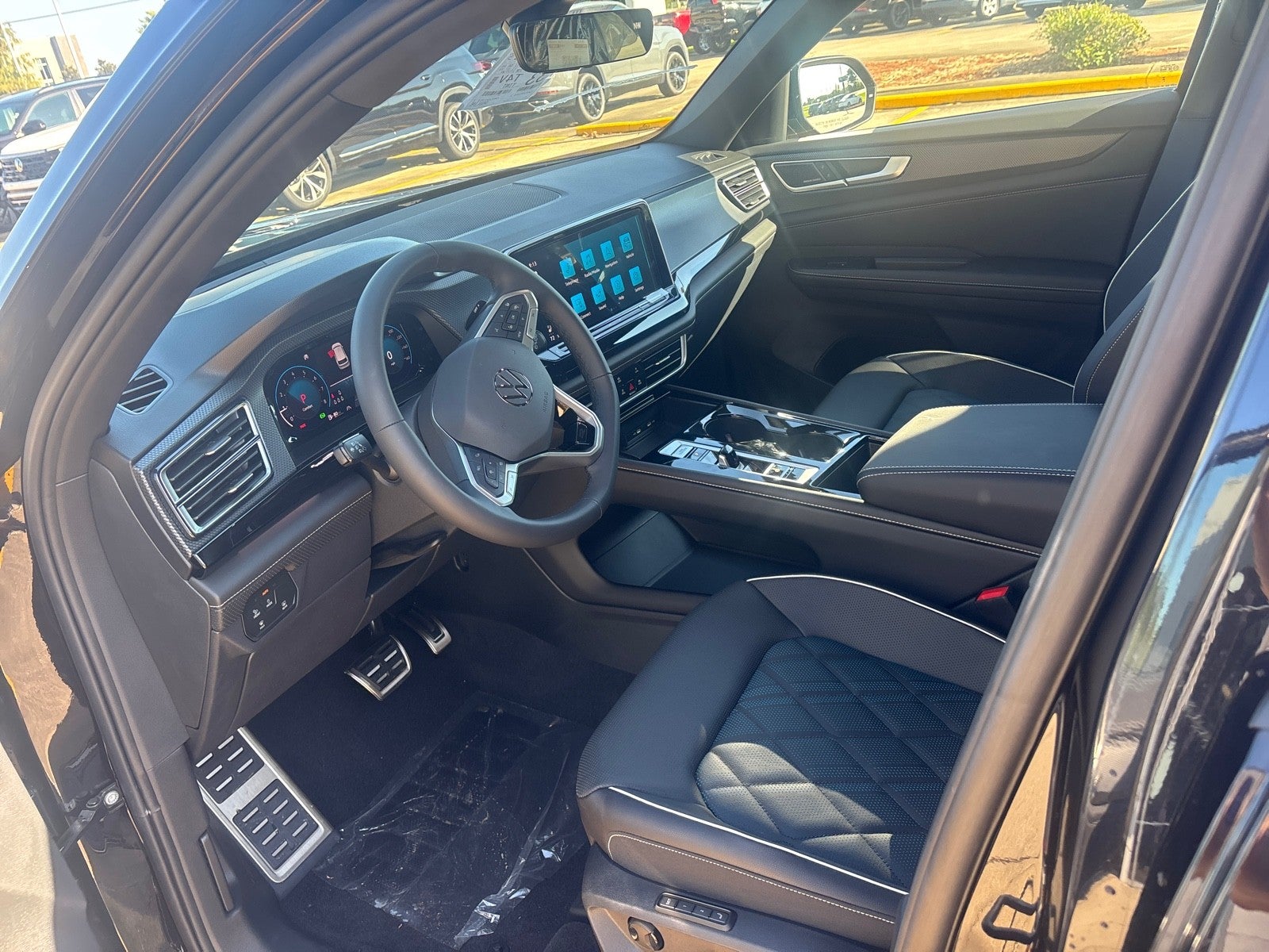 2026 Volkswagen Atlas Cross Sport 2.0T SEL Premium R-Line