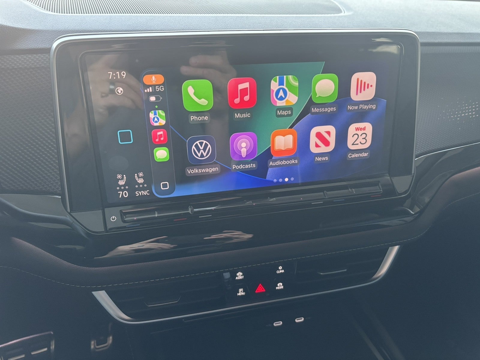 2026 Volkswagen Atlas Cross Sport 2.0T SEL Premium R-Line