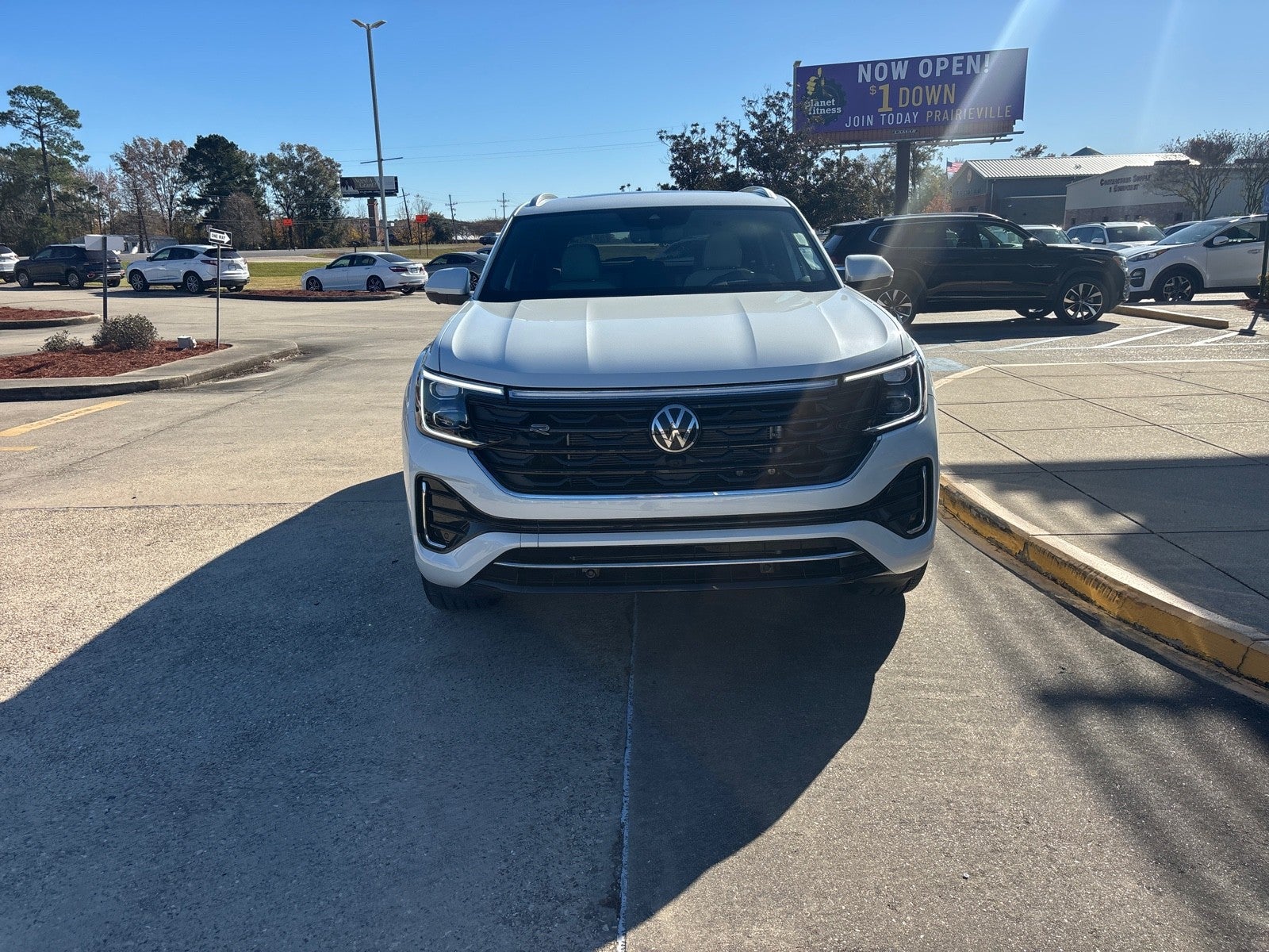 2026 Volkswagen Atlas Cross Sport 2.0T SEL Premium R-Line