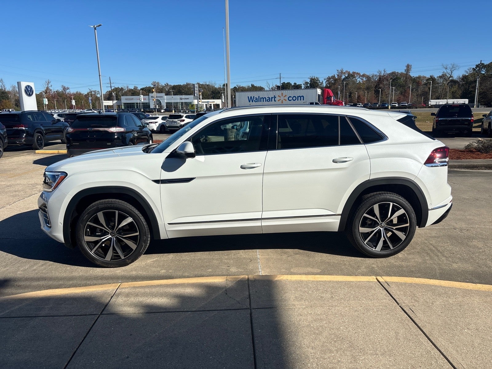 2026 Volkswagen Atlas Cross Sport 2.0T SEL Premium R-Line